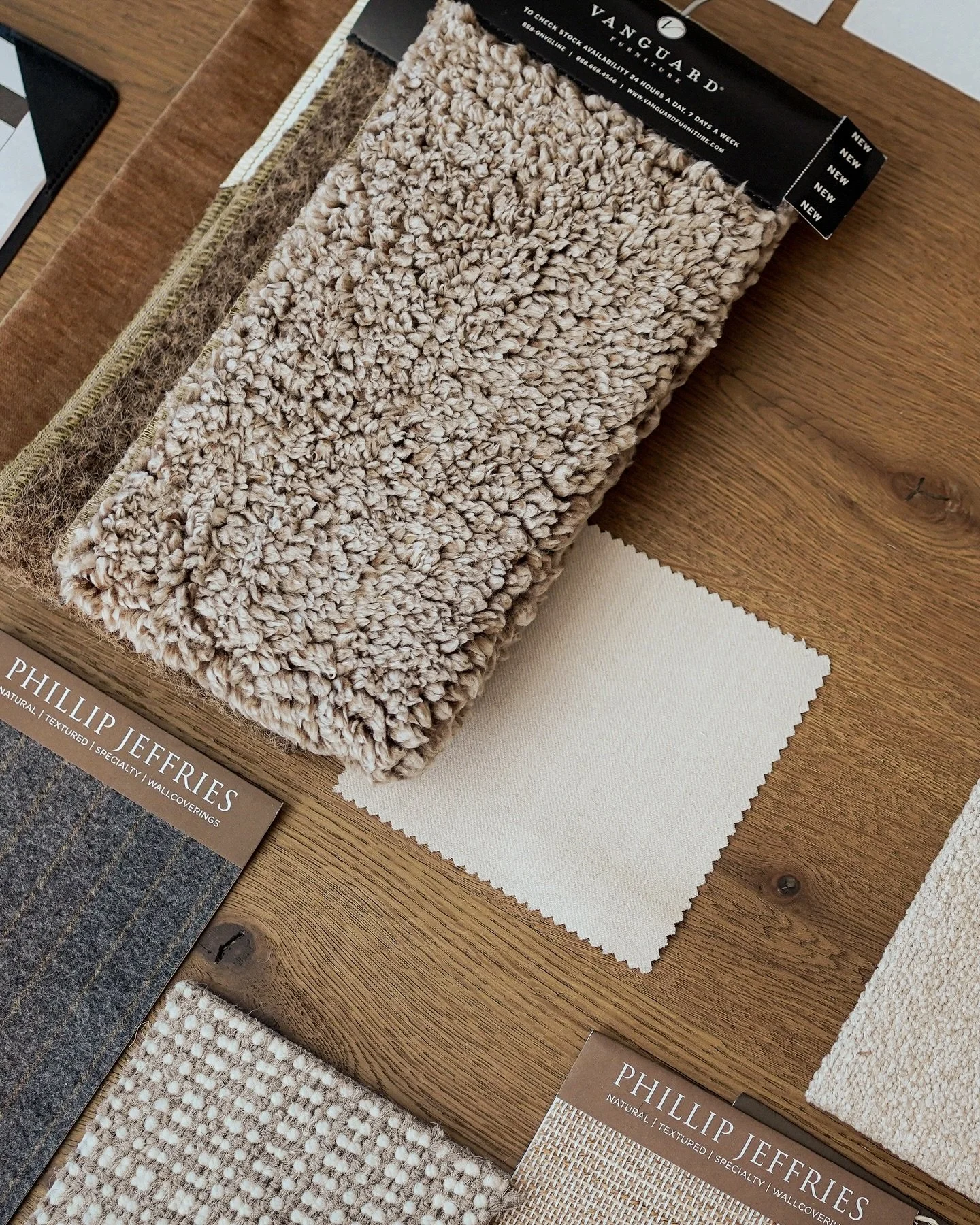 In the studio finalizing sample board presentations today, and I swear this stage never gets old! 

We love seeing the vision pull together through textures, tones, and a few perfectly chosen standout pieces 🤭 (and we secretly love it even more when