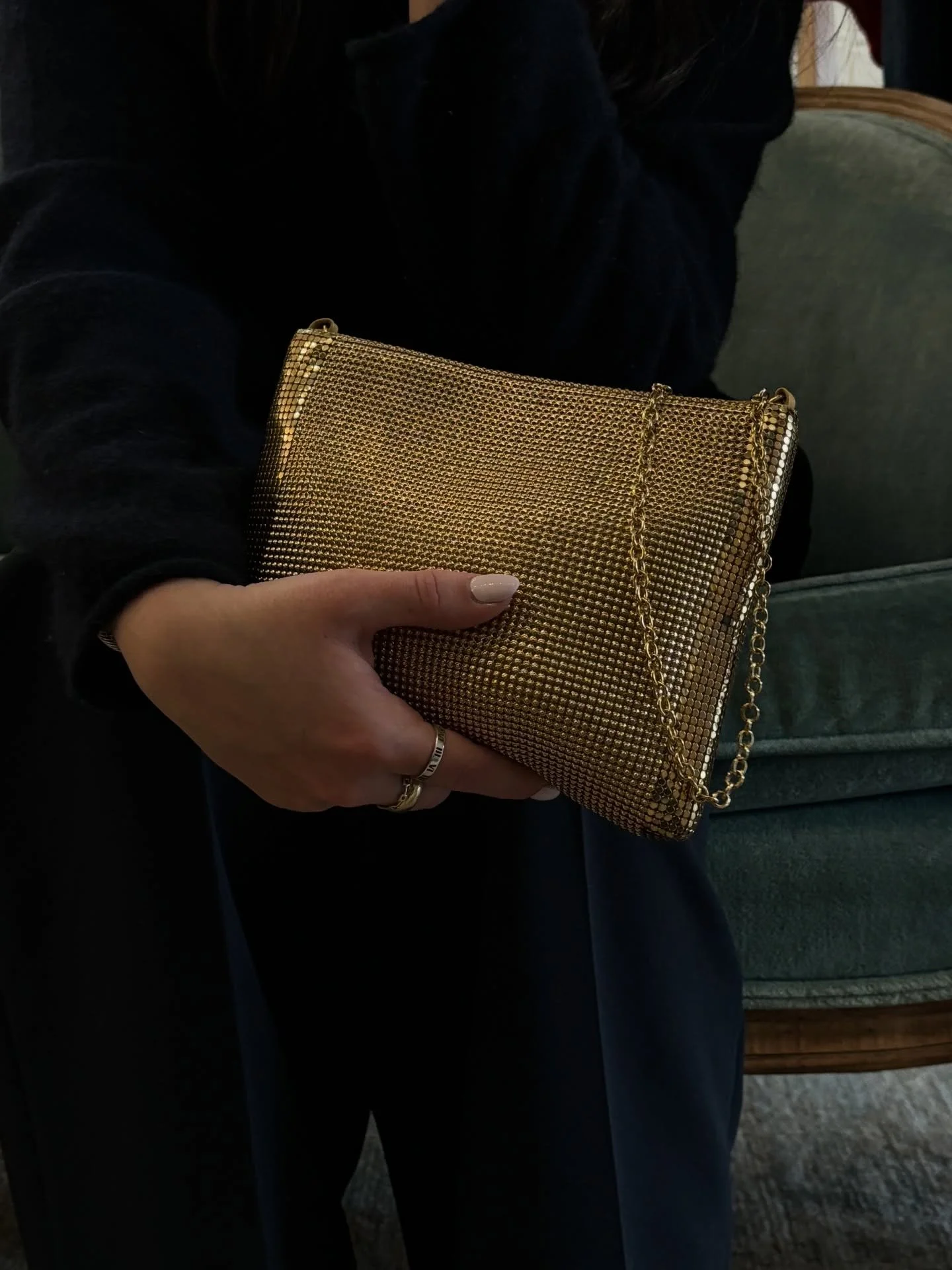 It&rsquo;s Thriftmas Day 5!! 🤩
Today we&rsquo;re highlighting our clutches and small bags!
Head to our story for pricing, availability, and any updates🤞