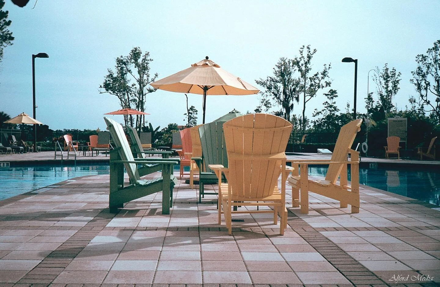 Florida trip on film missing the warm weather

📸: @canonusa  autoboy 
🎞: Fuji 400