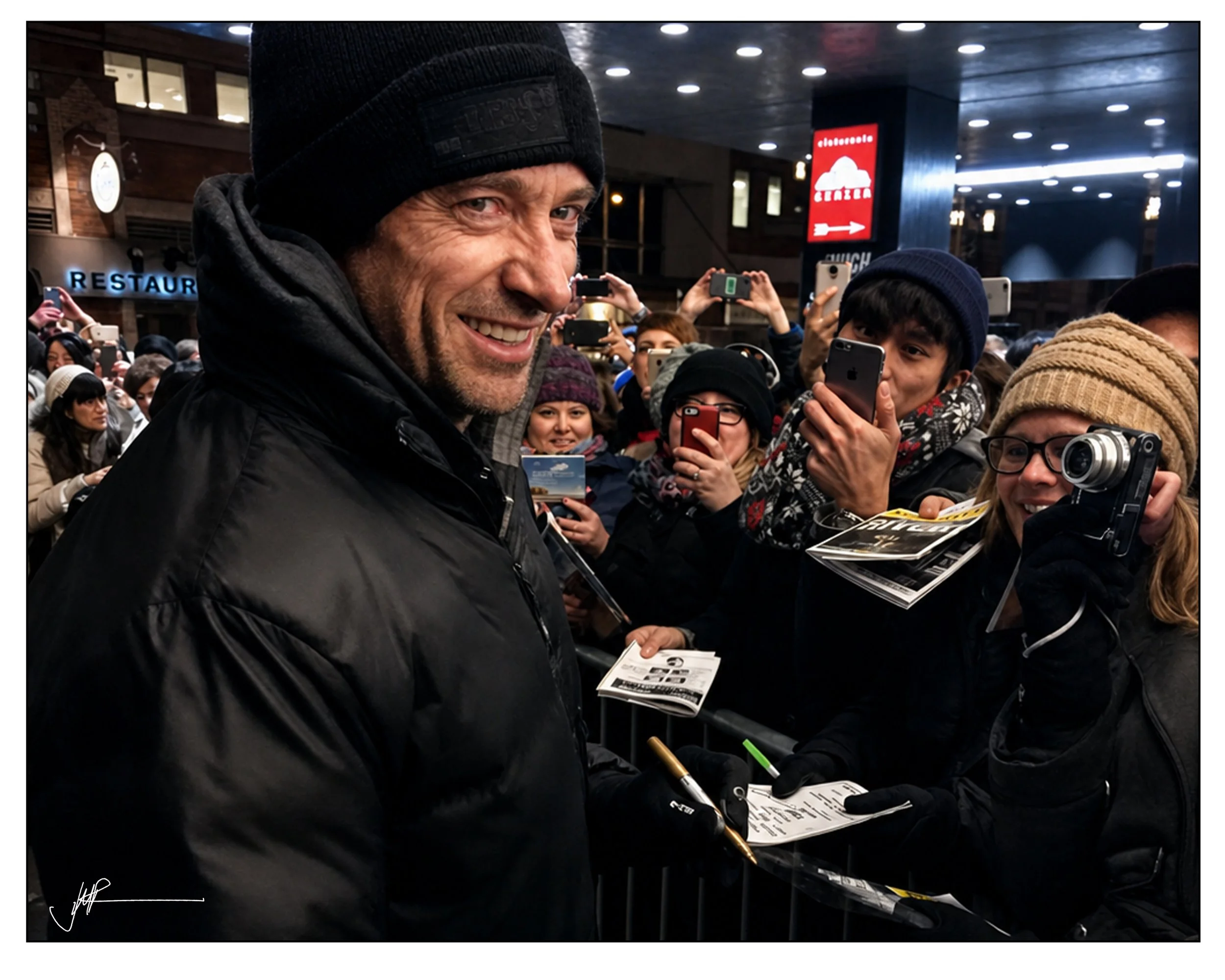 HUGH JACKMAN THE RIVER PAPARAZZI.jpg