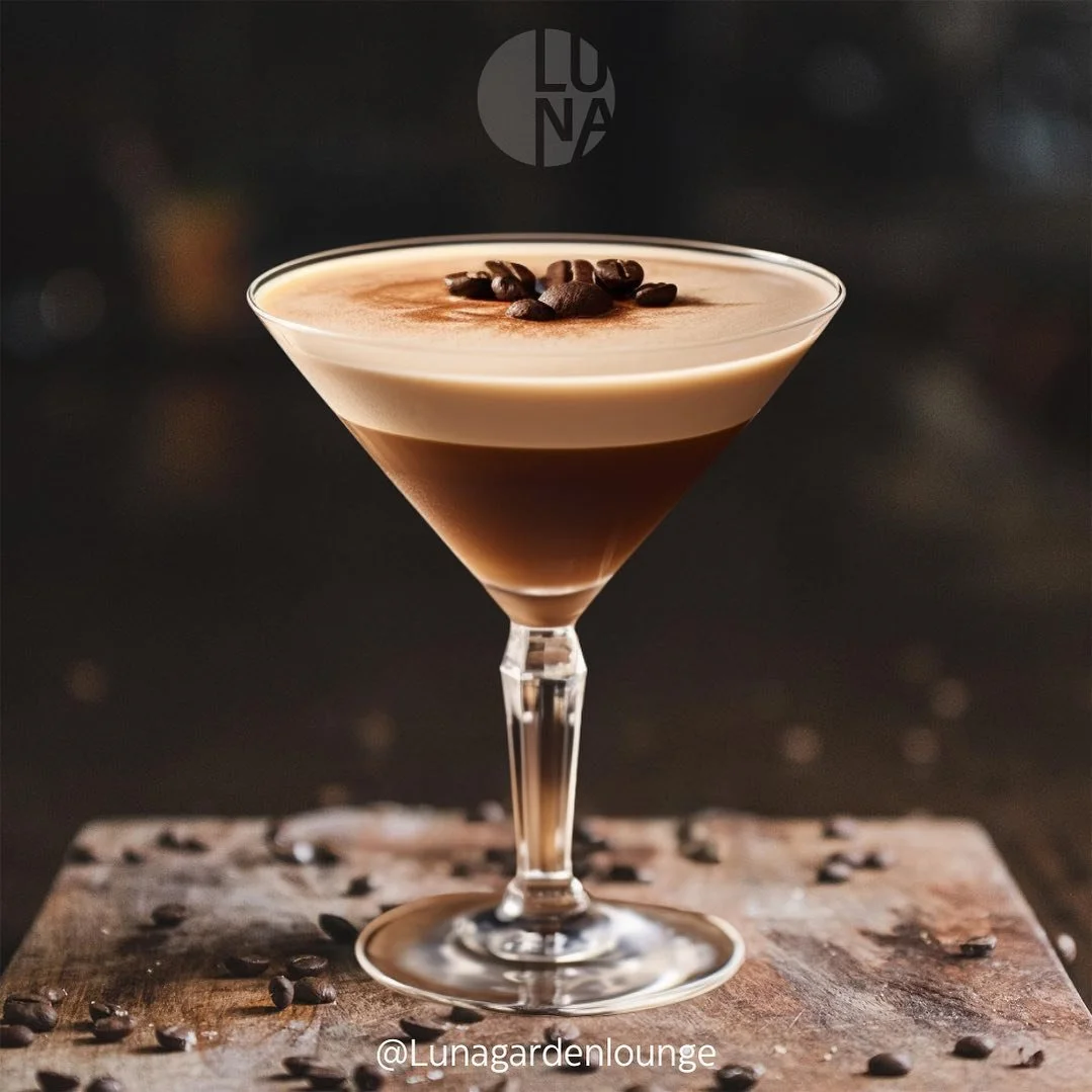 Espresso Martini &ndash; die perfekte Kombination aus Koffein und Erfrischung #espresso #martini #cocktail #lunagardenlounge #shisha #bar #fy