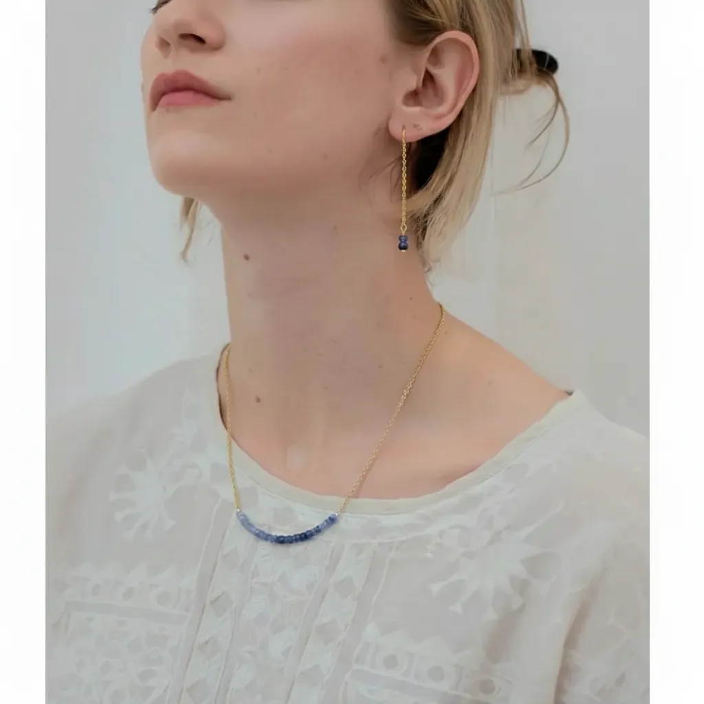 saphire iris in gold fill .png