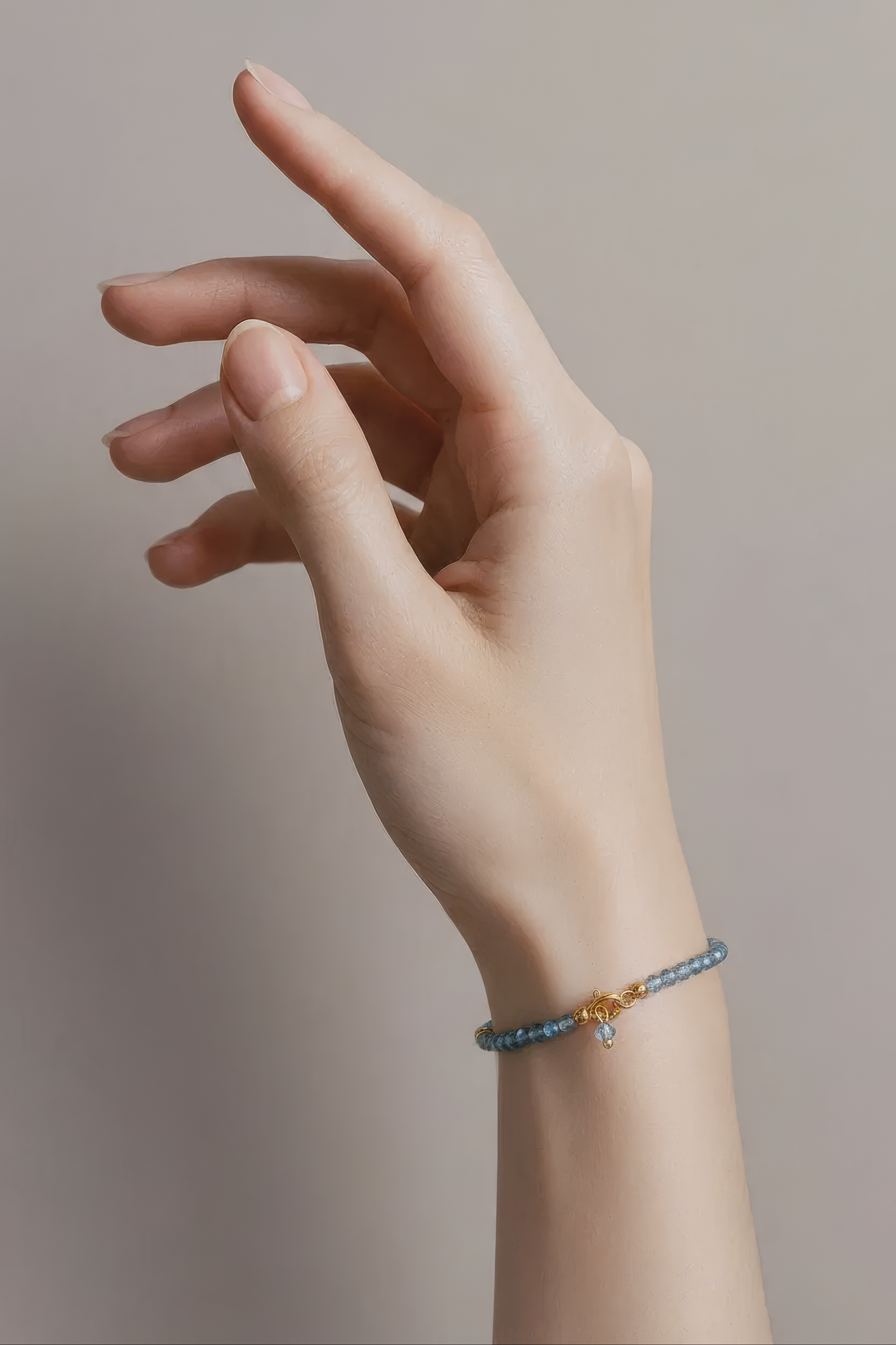 lab kali on wrist.png