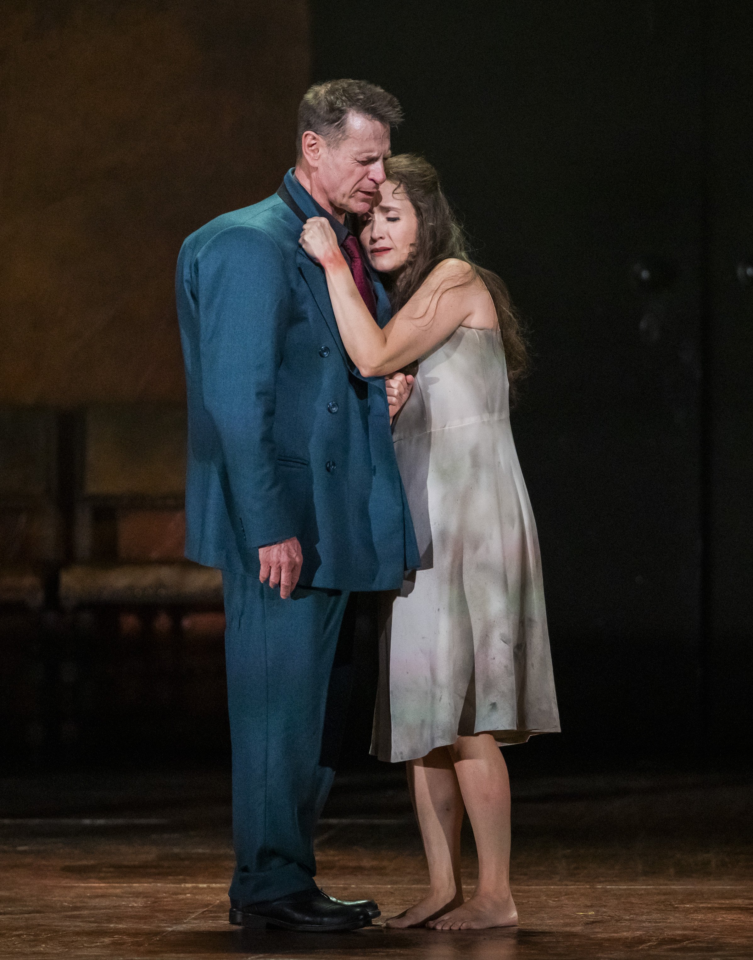 Simon Keenlyside (Rigoletto) Erin Morley (Gilda) Rigoletto (c) 2023 ROH ph by Tristram Kenton .jpg