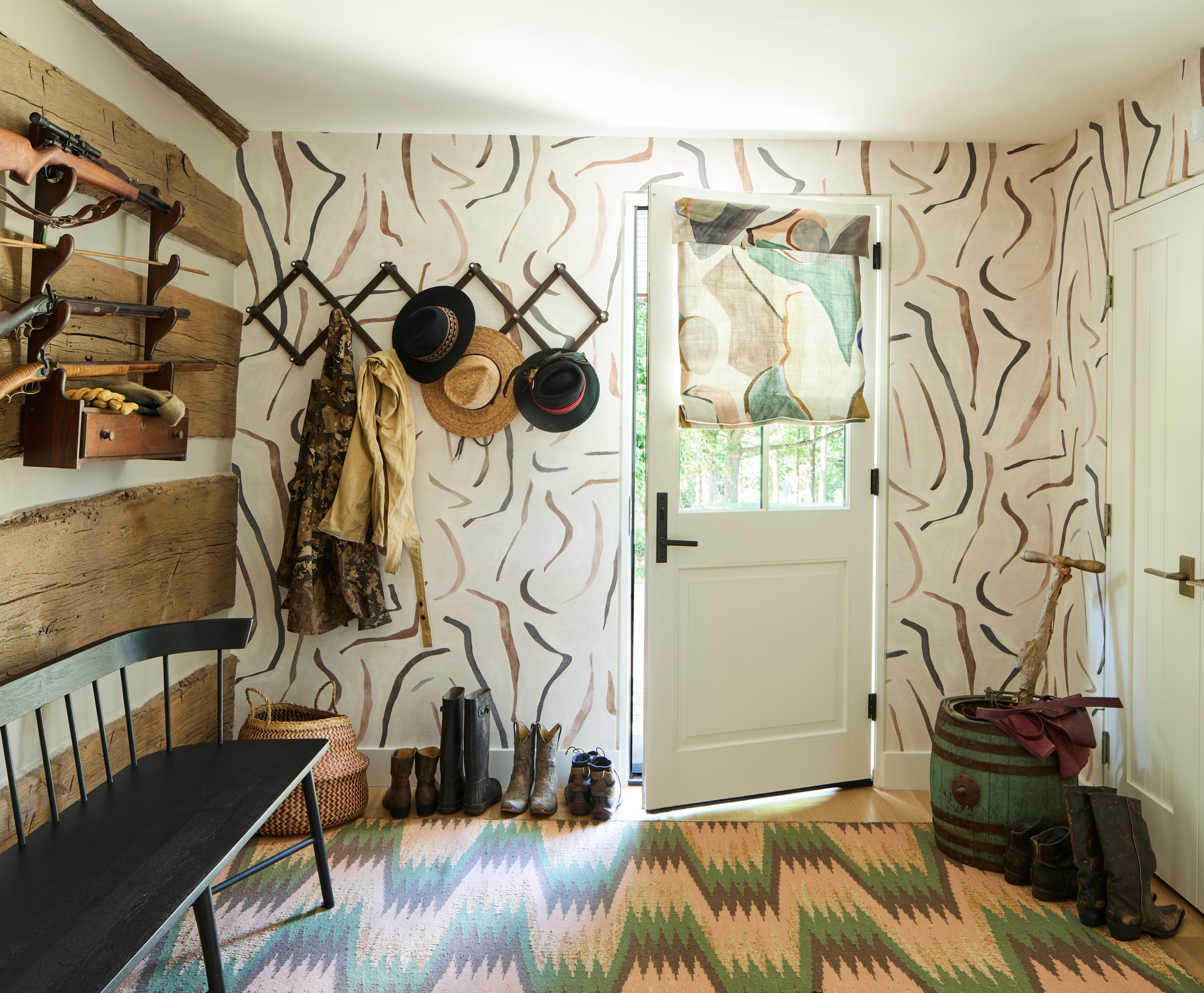 rustic-log-cabin-mudroom-entry-abstract-wallpaper-hat-storage-06.jpg