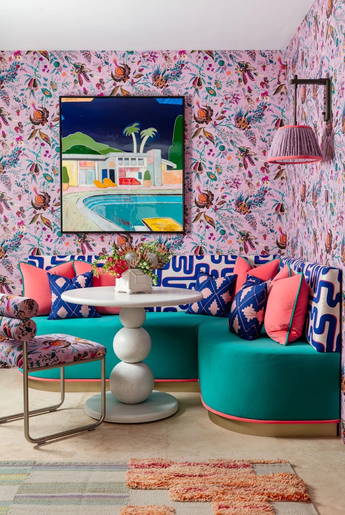 betsy-wentz-kips-bay-palm-beach-parlour-pink-floral-wallpaper-turquoise-banquet-pool-art.jpg