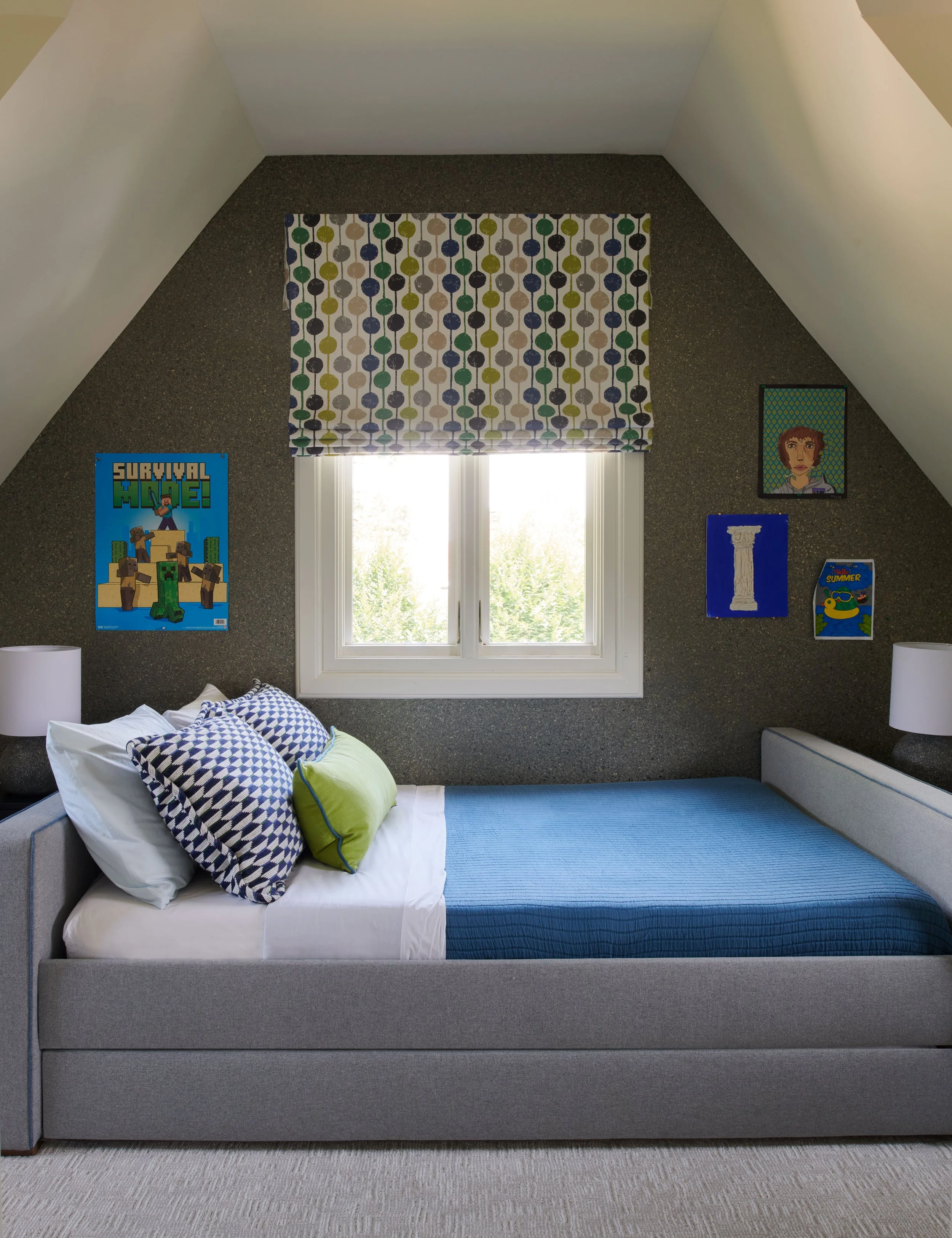 cozy-kids-bedroom-with-trundle-bed.jpg
