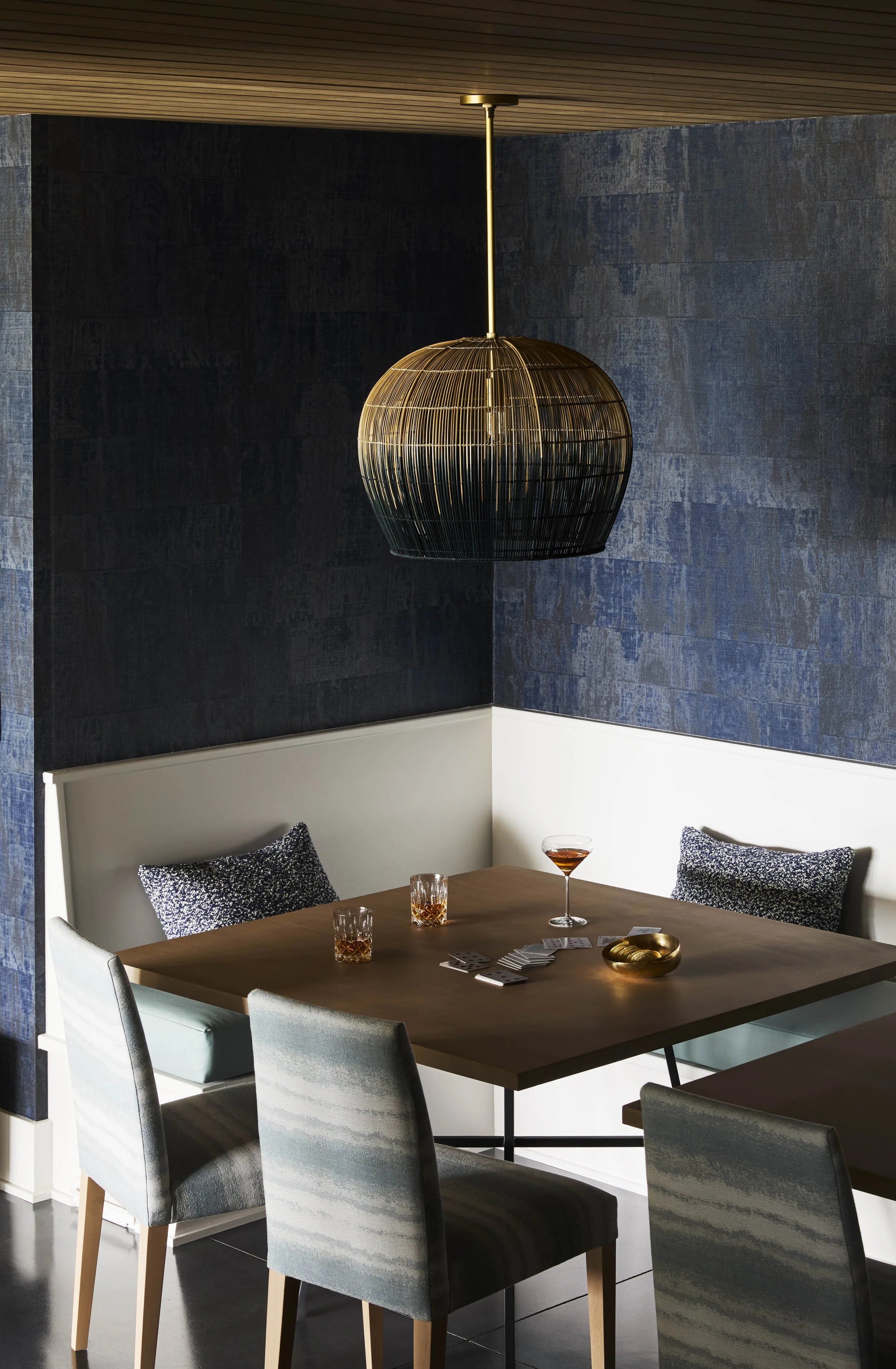 built-in- sitting-with table-and-lighting-design-inspiration.jpg