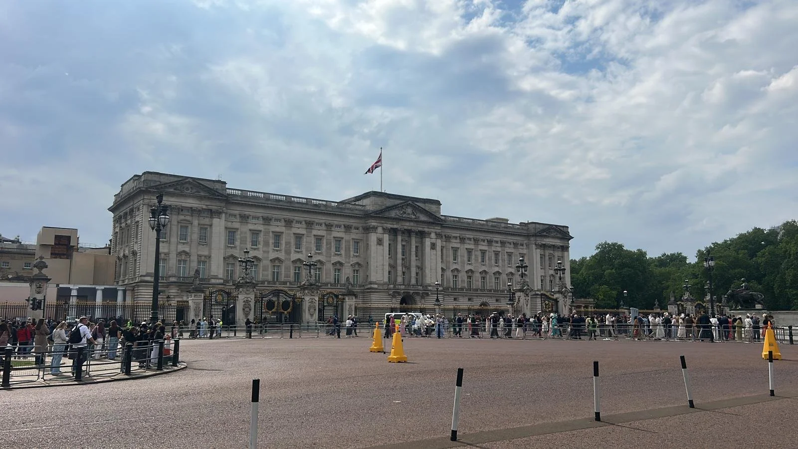 A Royal Occasion: Liverpool Seafarers Centre Represented at Buckingham Palace