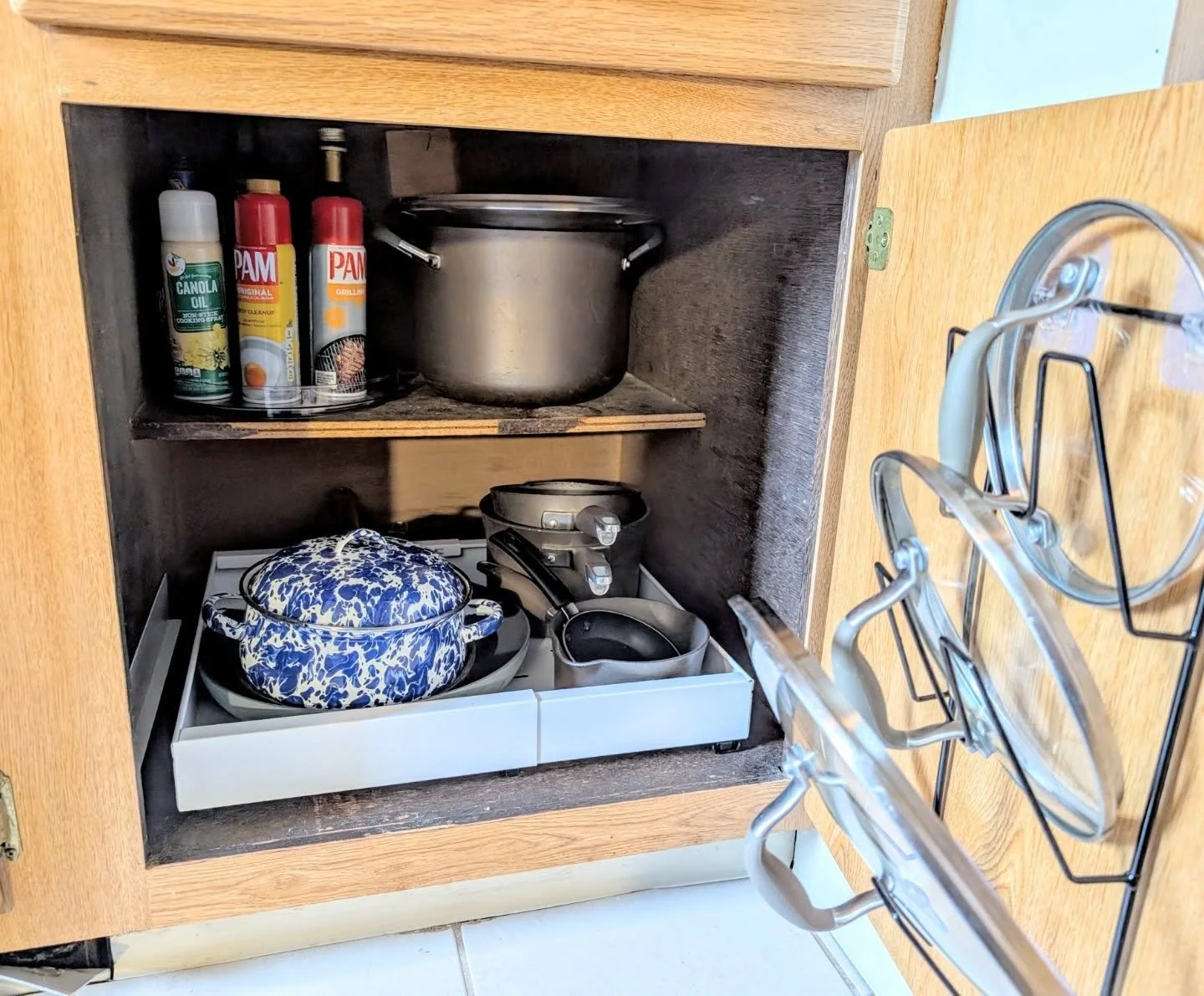 We're called in many times to help bring function to existing spaces.

Kitchens are one of our favorite areas to work in. Product sourcing, measuring, thinking outside the box for solutions that will best fit the needs of the client. 

Our current fa