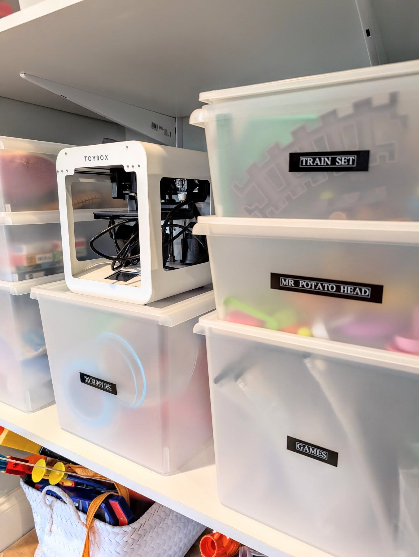 Basements are one of those spaces that can easily become chaotic - toys all over, bins dumped out, maybe a half eaten sandwich in the mix 😬

That's why systems that can easily be maintained are important to incorporate in every household 🙌🏻

Here,