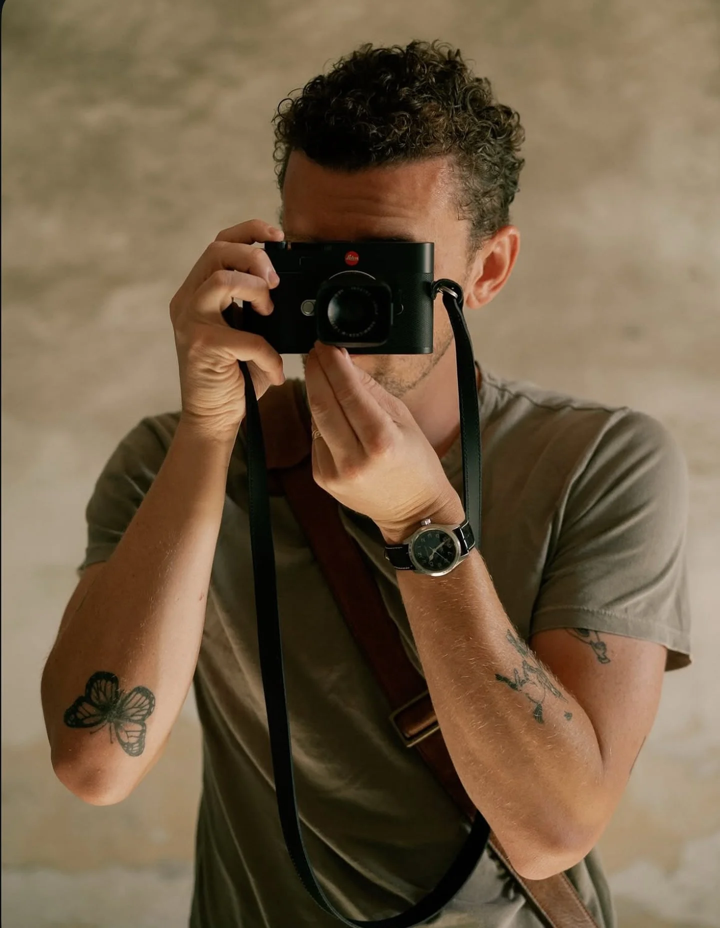 New Dawn. New Leica. That new heat!  #leica100faces 

#leicamev1 

@tylerwayneglass 

#leica #leicahunter #leicacamera