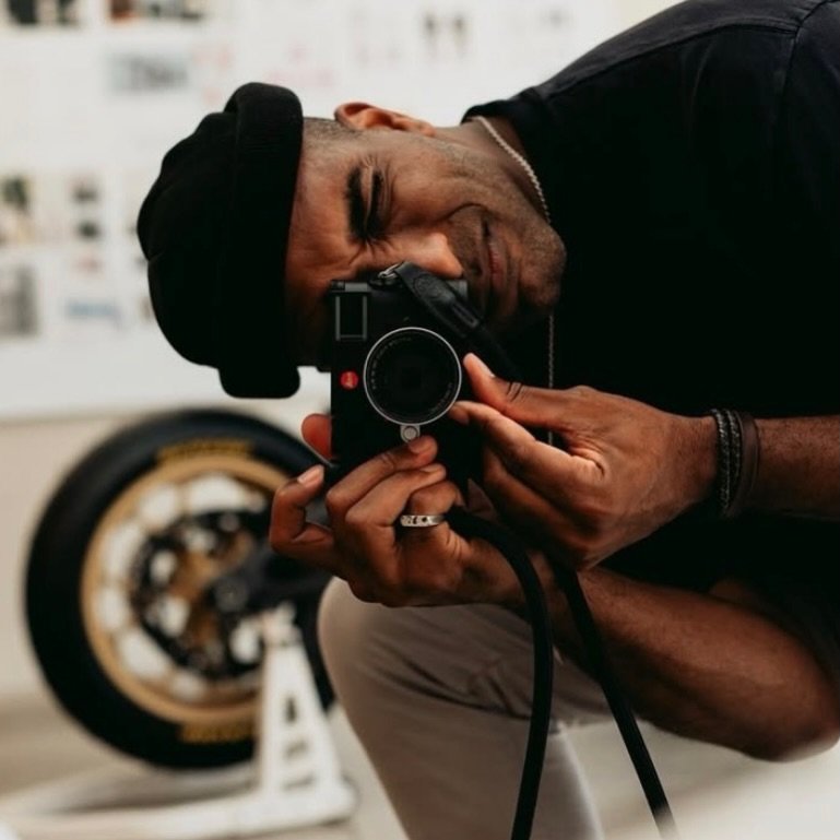 Catching Sundays like. #leica100faces 

@renaissanceman