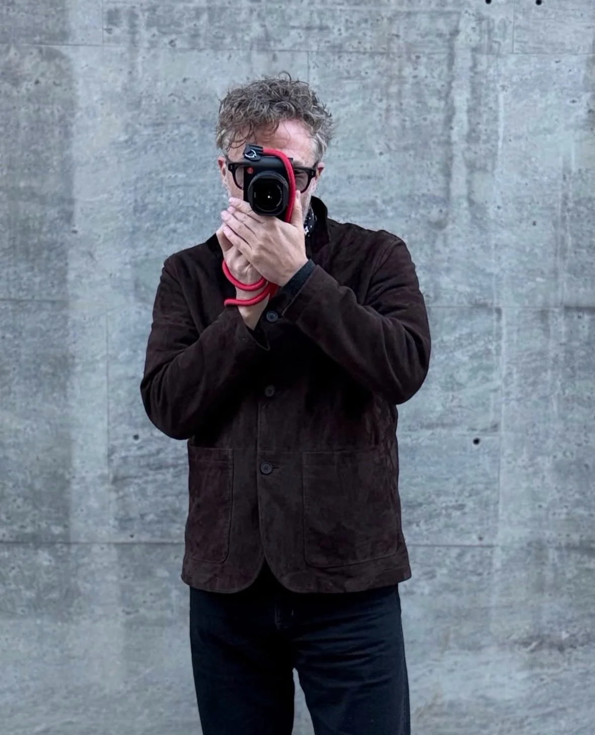 Bringing art, culture, and conversation into focus.
@theartbystander 🎨

Curated by @mrgrailhunter

#leicahunter #Leica #leicacamera