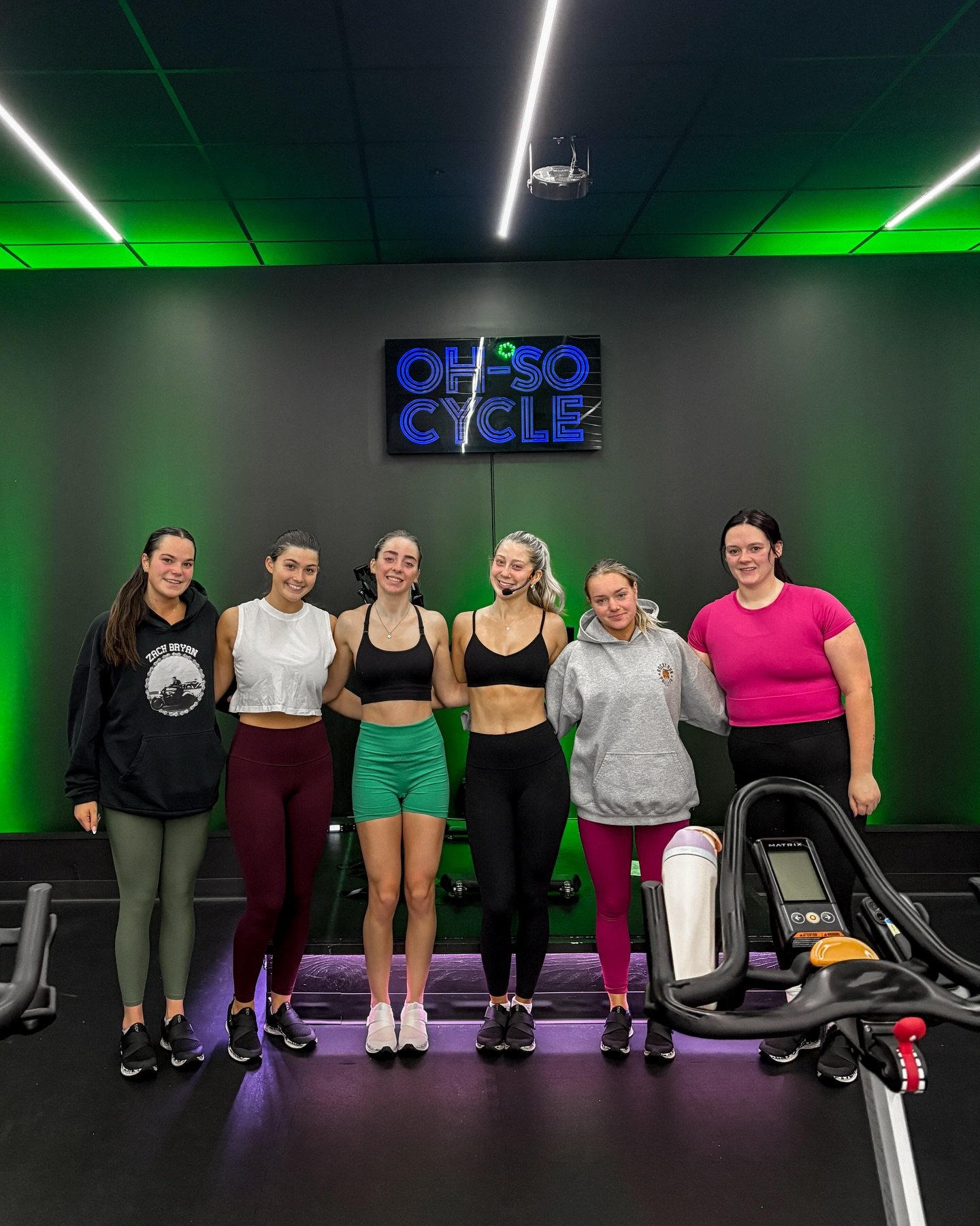 Christmas Covers with Lauren S 🎄✨
Monday morning felt extra cozy with familiar songs, fresh twists, and the kind of ride that eases you right into the week.

#ChristmasCoversRide #OhSoCycle #CycleFam #HolidaySpin #SpinLife #NewarkDE