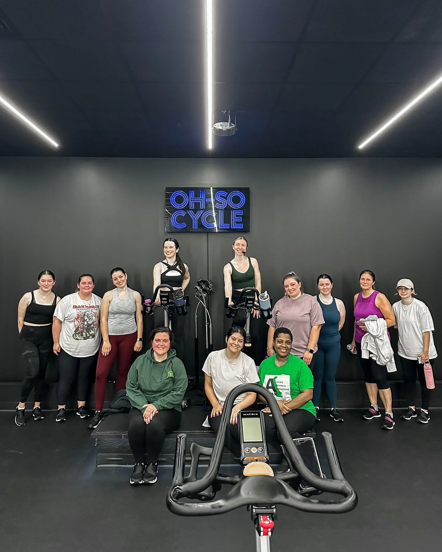 80s vs 90s 🎶⚡
Risa brought the 80s, Erica held it down for the 90s - and the throwbacks did not disappoint.
Two eras, one room, and a ride that kept everyone moving from start to finish.

#80sVs90s #DualRide #OhSoCycle #SpinLife #CycleFam