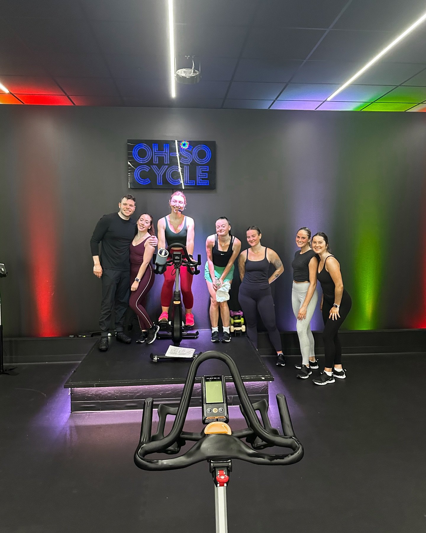 Last weeks Christmas Eve crew 🎄🚲
Miles together before the magic of the day ✨

#ChristmasEveRide #OhSoCycle #CycleFam #SpinLife #NewarkDE