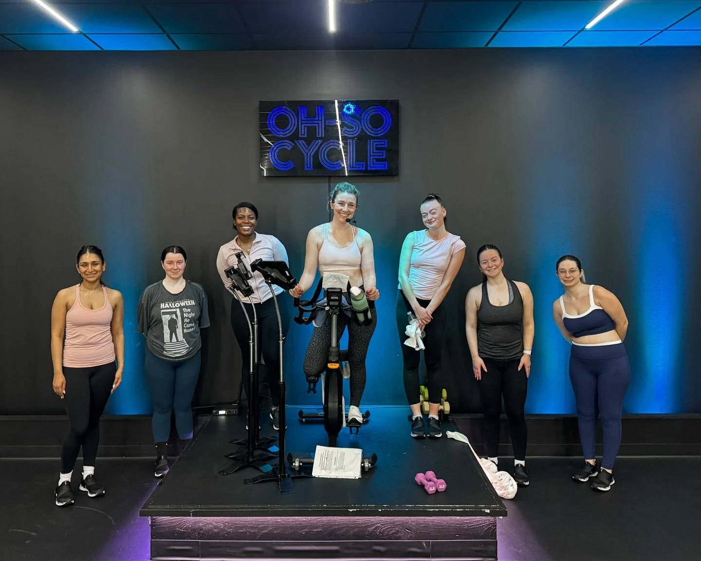 Resolution Ride ✨🚲
Our class last week was all about hitting pause, refocusing, and finishing the year with intention.
Ending December on two strong legs felt exactly right.

#ResolutionRide #OhSoCycle #SpinLife #CycleFam #NewarkDE