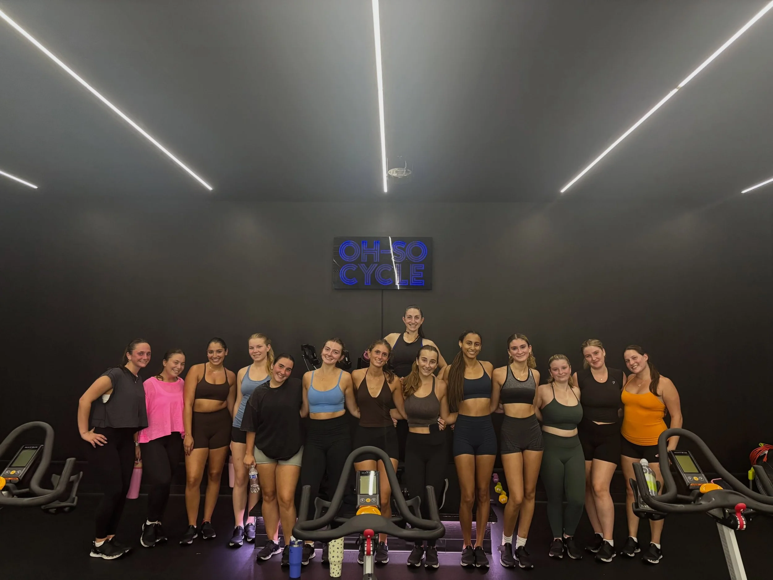 Panhellenic brought the energy Monday night 💌🚲 

So much fun getting to ride, sweat &amp; spend the night with such an amazing group. Thanks for clipping in with us! 🤍

Until next time 🤍✨

#ohsocycle #indoorcycle #sisterhood #panhellenic #spincla