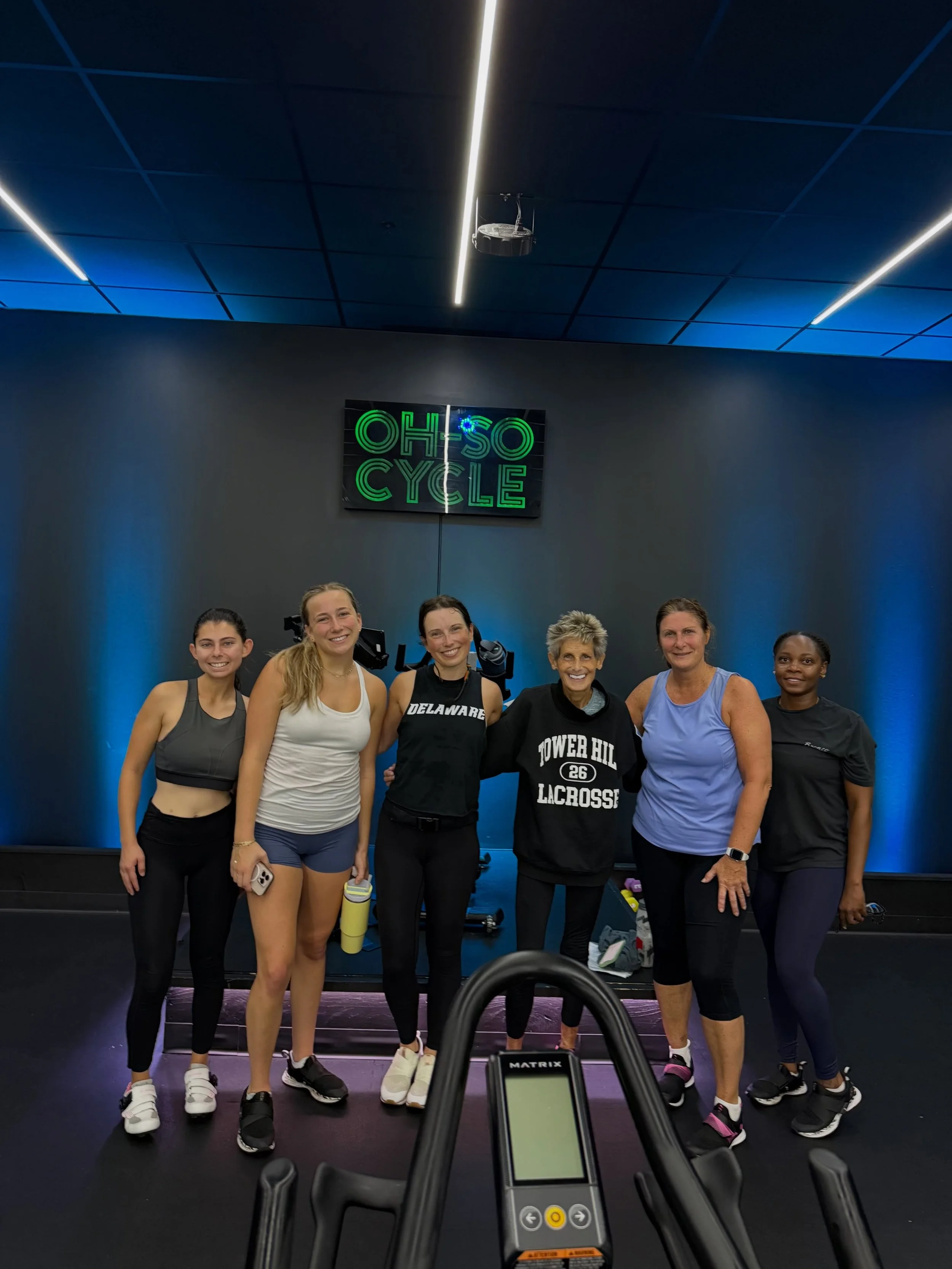 Safe to say things got un poco caliente in the studio 🌶️🔥

Latin Pop had us dancing on the bike from start to finish. 💃

Muchas gracias to everyone who came through and made this ride such a fun one! 🫶🎶

#ohsocyclefam #latinpop #IndoorCycling #l