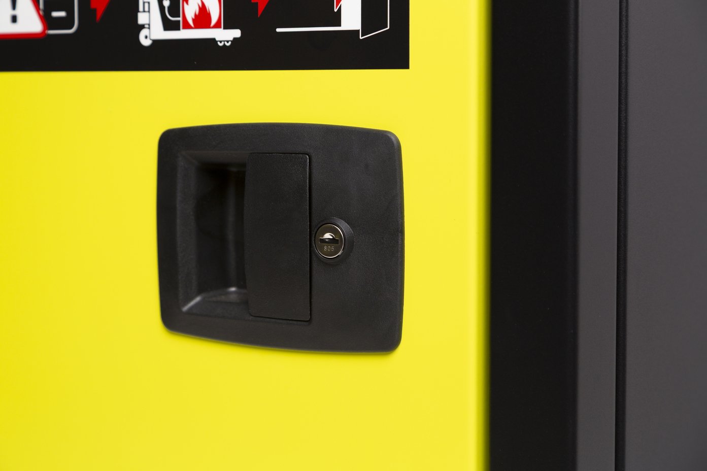 LOXK1100 Schloss.jpg