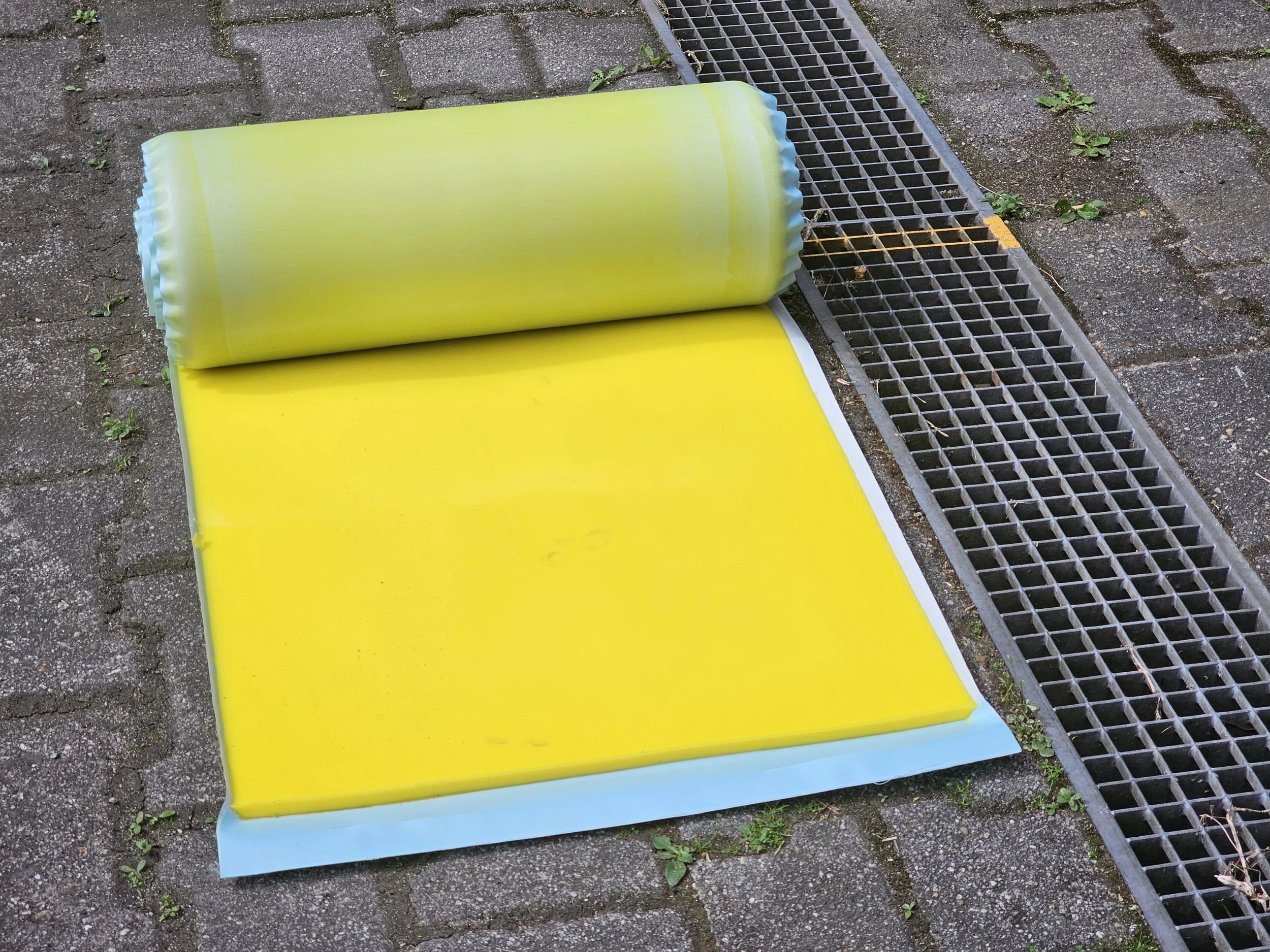 Rinnenabdichtmatte mit Rinne.jpg