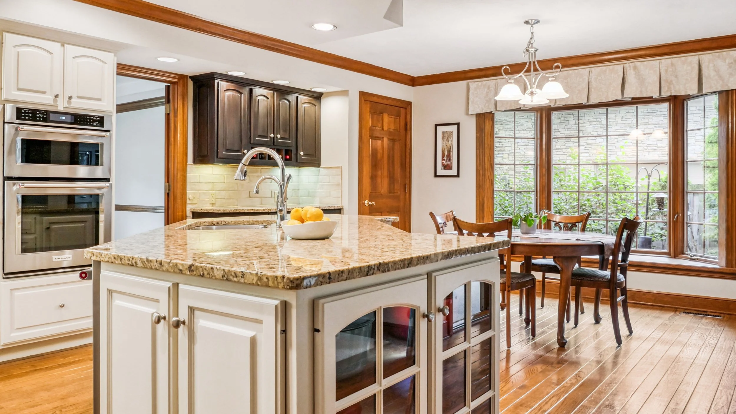 Kitchen and Breakfast Nook.jpg