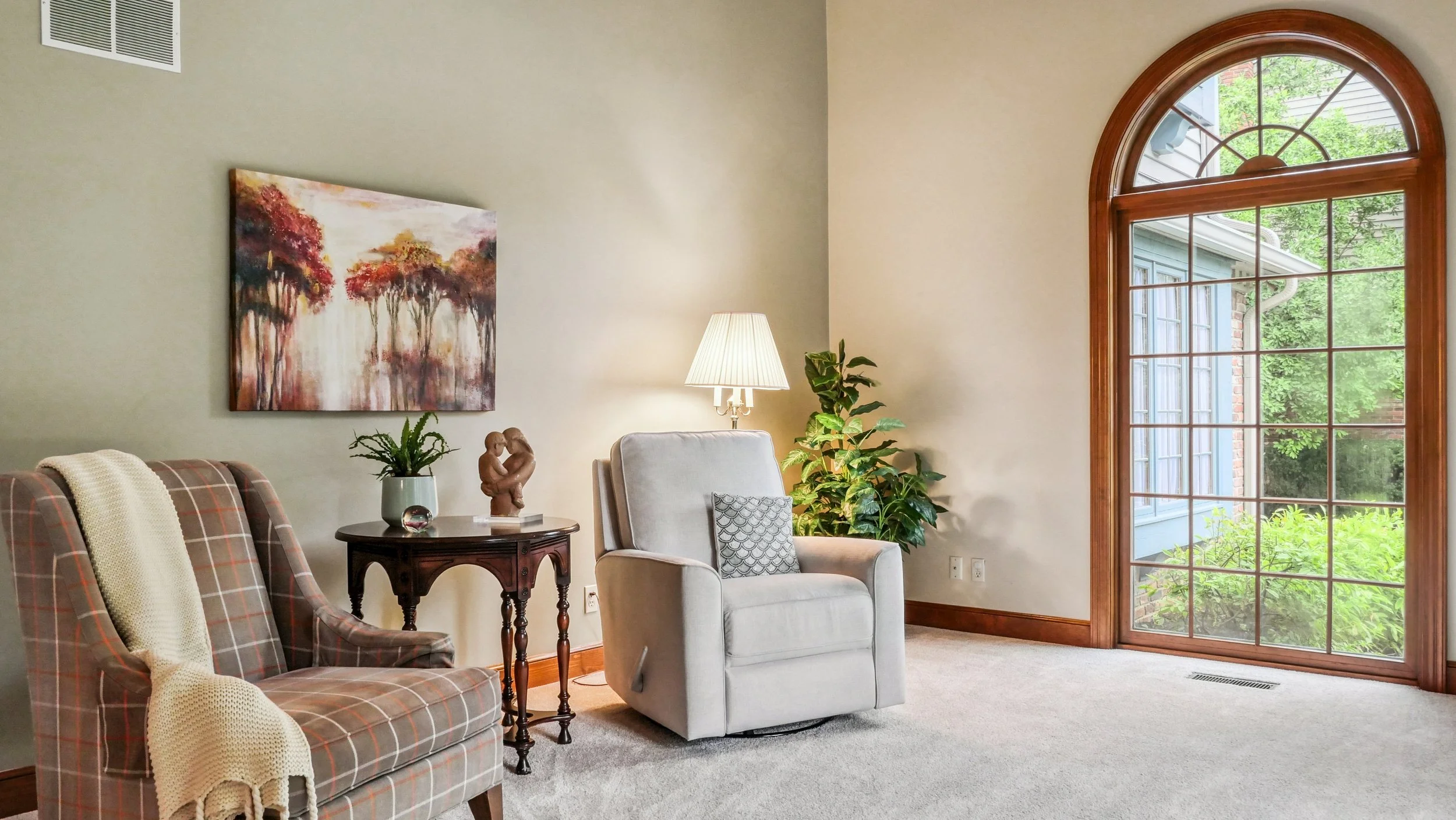 Living Room 4.jpg