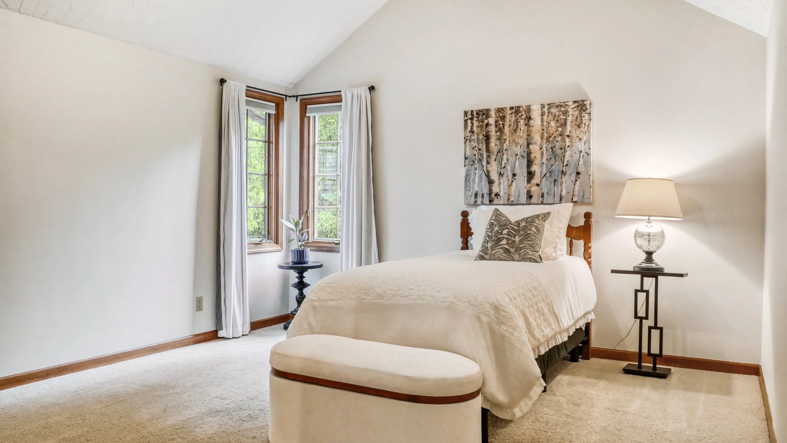 Left Guest Room 1.jpg