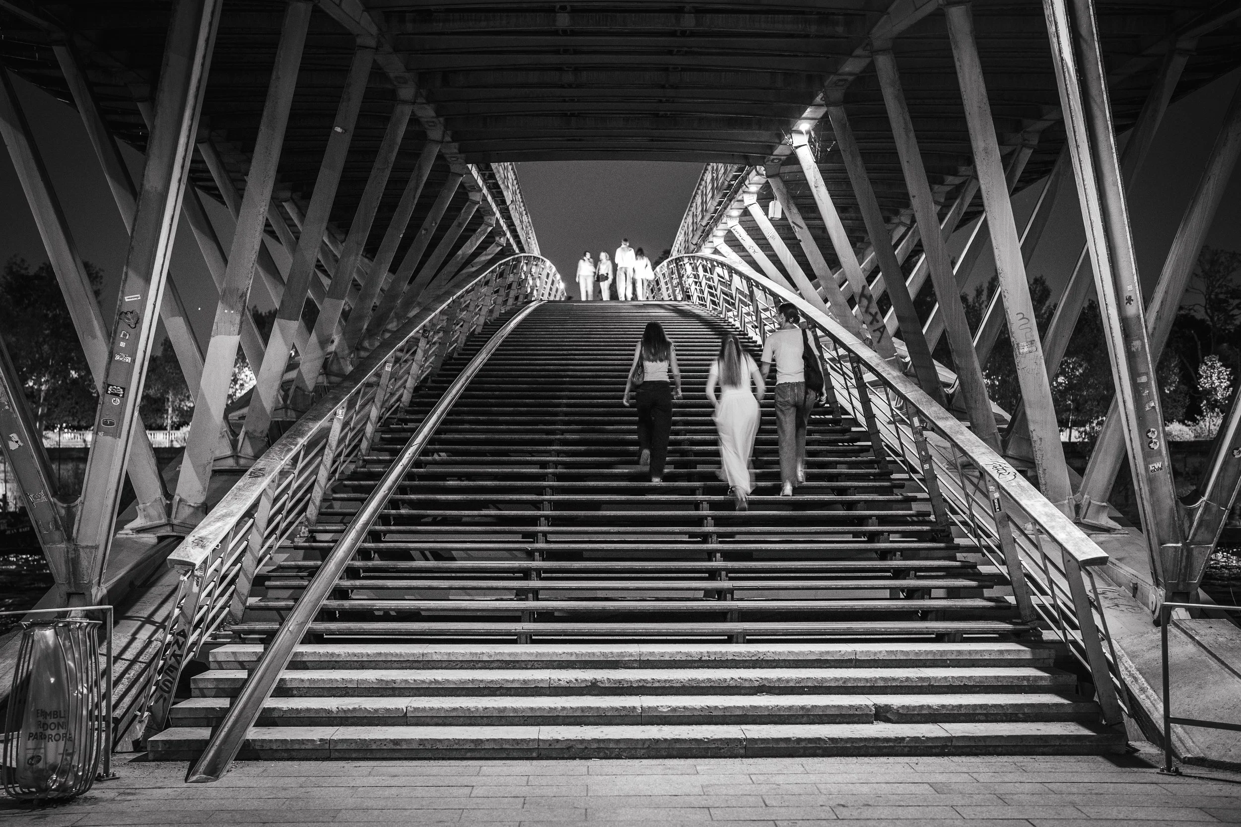 2026.09.05_paris_street-7.jpg