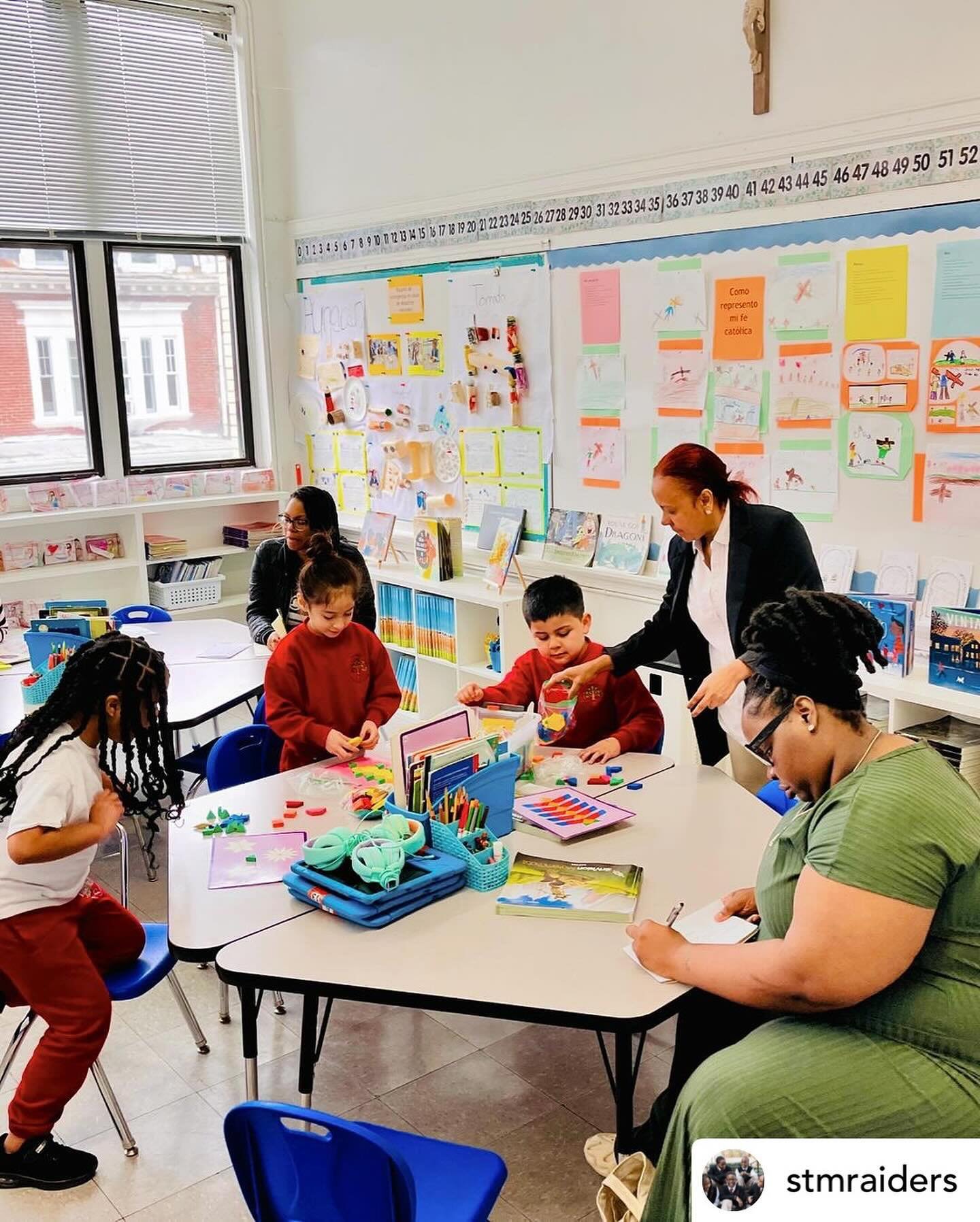 How often do educators get to learn by observing their counterparts in other schools? This school-to-school visit yesterday was a gift! Thank you @stmraiders  educators for crossing the city to see excellence in action @sacredheartschooldc ! Can&rsqu