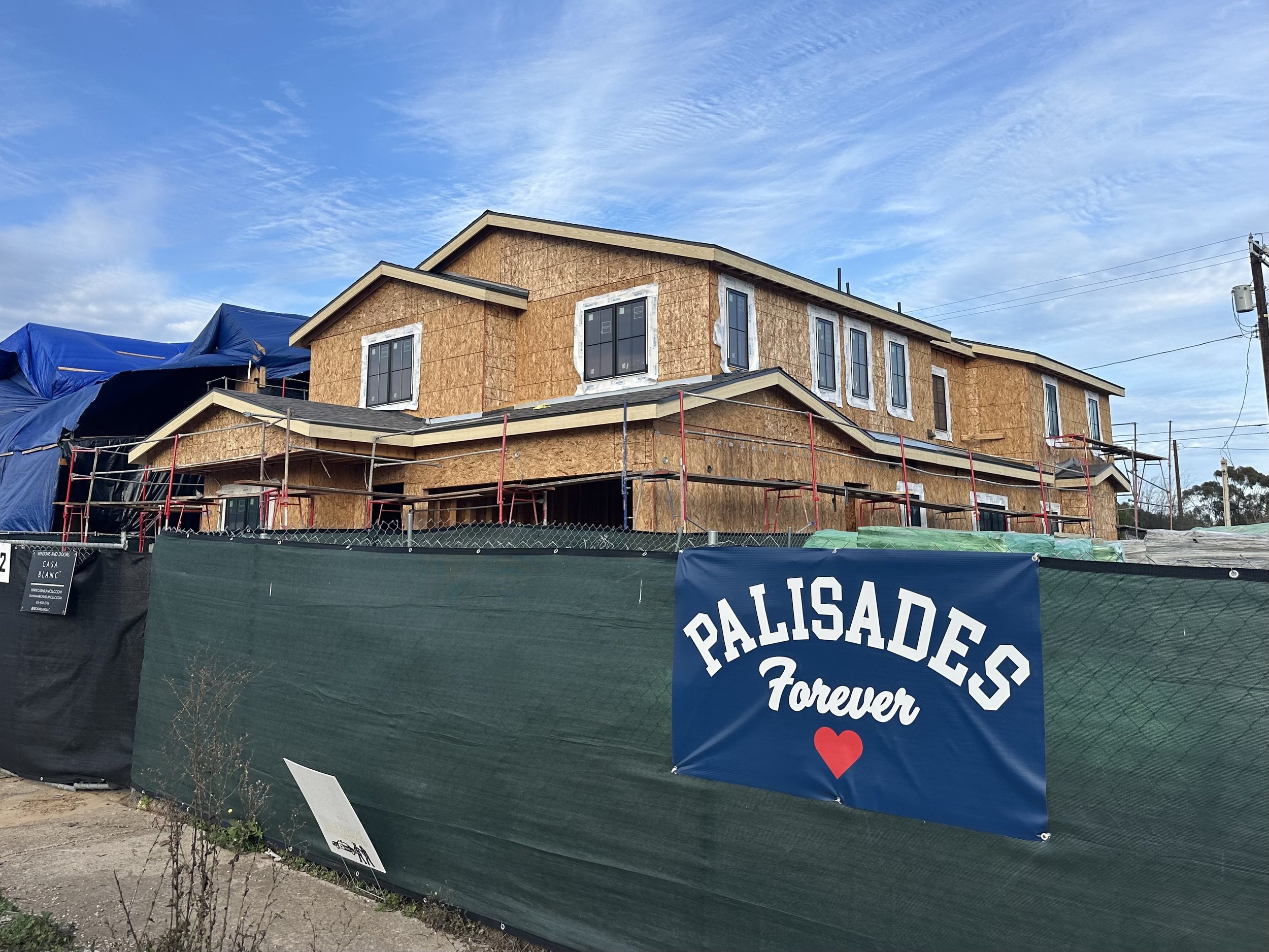 Palisades post-fire rebuilding efforts start to sputter (Crosstown LA)