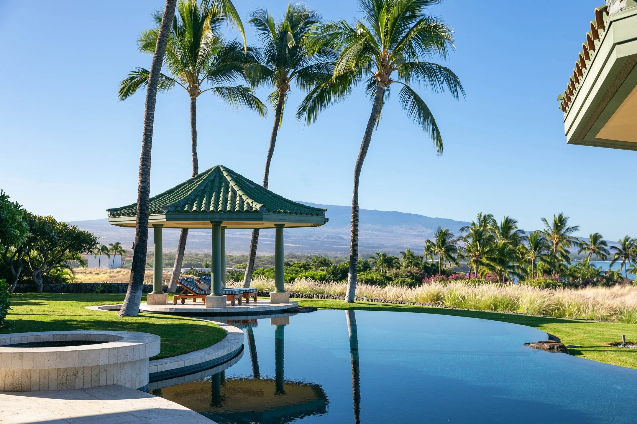 Dreaming of a lifestyle change or a second home escape? If Hawai&lsquo;i has ever been on your radar, this is one worth exploring.

🌺 Perched on 1.62 acres in The Bluffs at Mauna Kea Resort, this villa offers panoramic ocean views in one of the Big 