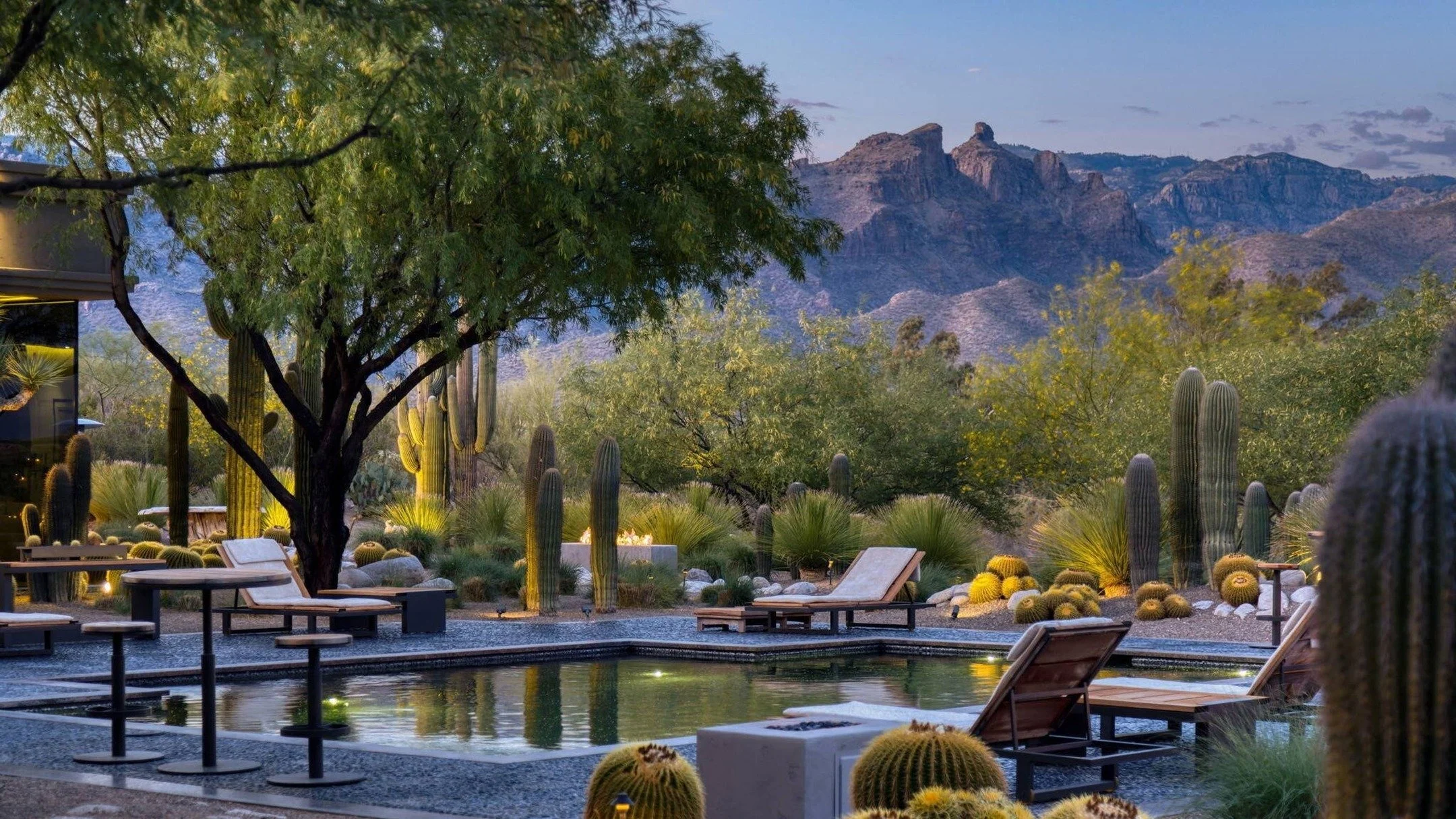 This Desert Retreat, is an exquisite estate tucked away within the gates of Canyon Ranch in Tucson, AZ. 😍🏜️

This architectural masterpiece showcases an international collaboration between G &amp; M Design of Monaco and Bart Reines in Miami. Brilli