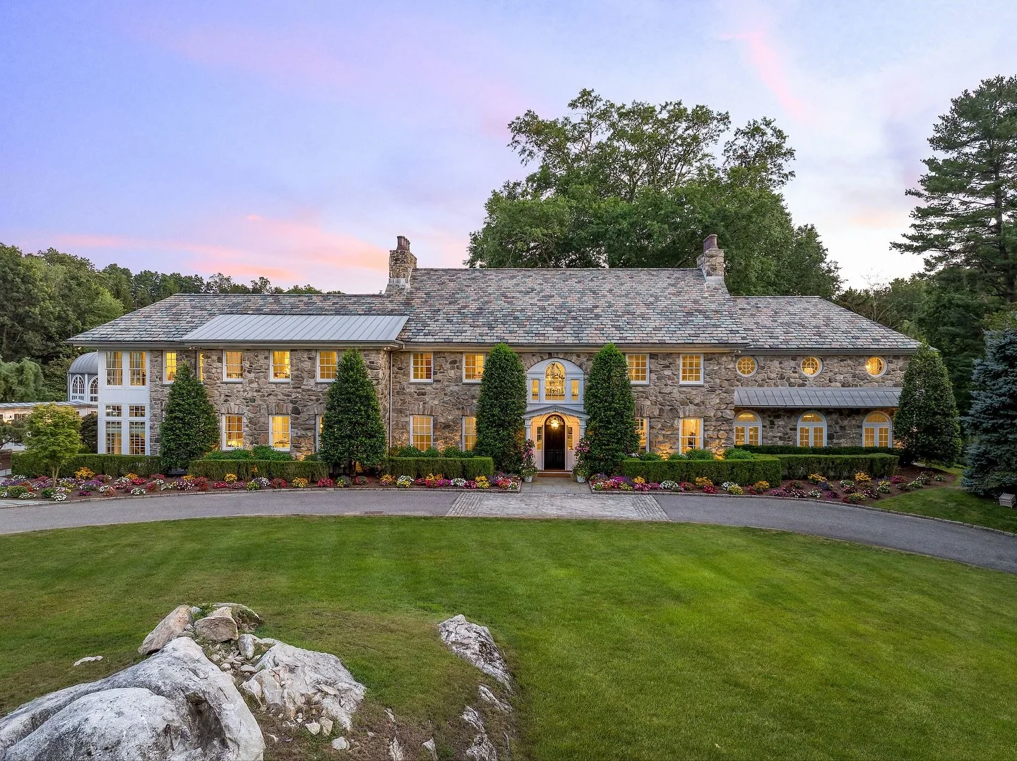 ✨ Global Connections. Local Expertise. ✨

This week, I&rsquo;m highlighting my colleagues Fran Ehrlich and Helene Barre from Sotheby&rsquo;s International Realty &ndash; Greenwich Brokerage and their stunning listing in Greenwich, Connecticut.

From 