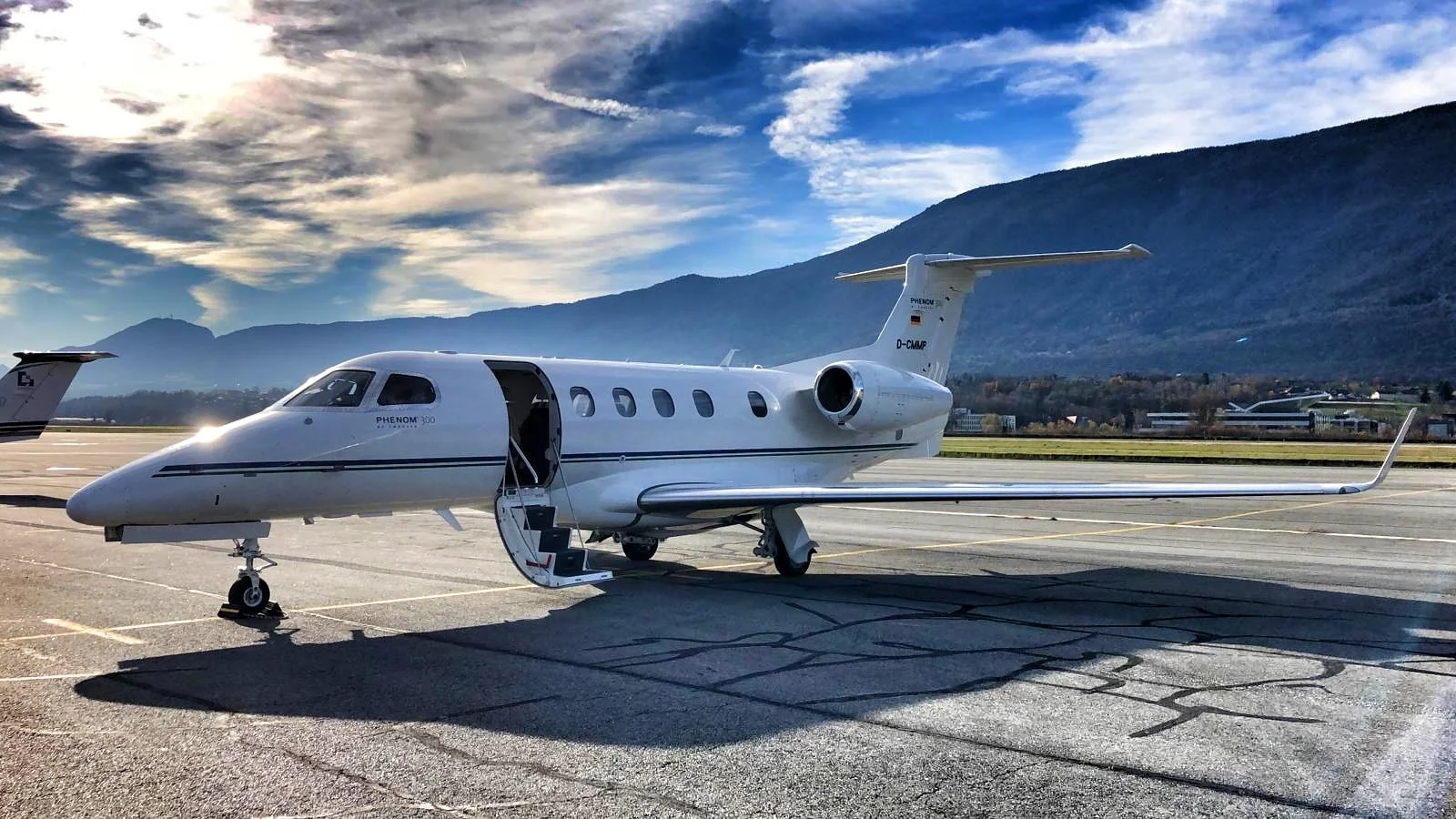 5 Reasons Families Choose Private Jets for Ski Holidays in the Alps