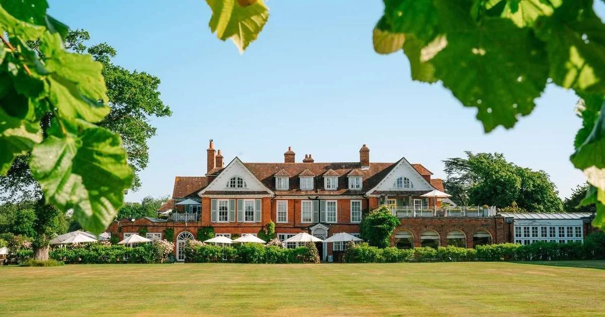 Charter a helicopter to Chewton Glen Hotel