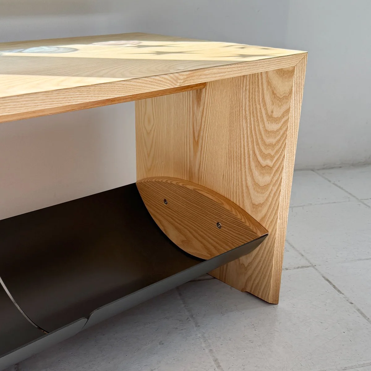 ZacFeltoon-City Entry Bench_Photo-Sabai_3.jpg