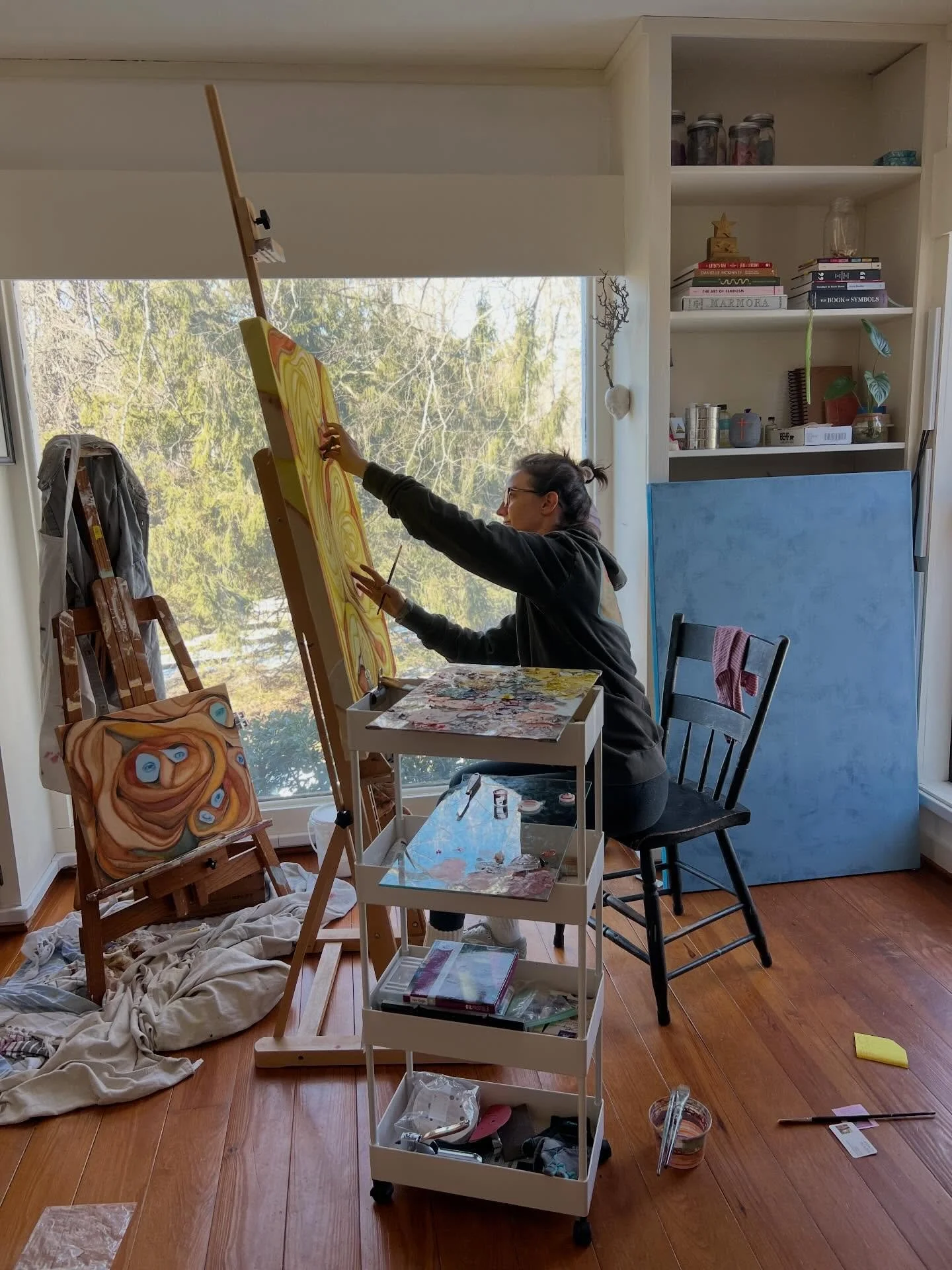 An oldie/bestie came to see me &amp; snapped this pic of me gettin my groove on 🦋 happy love day to all