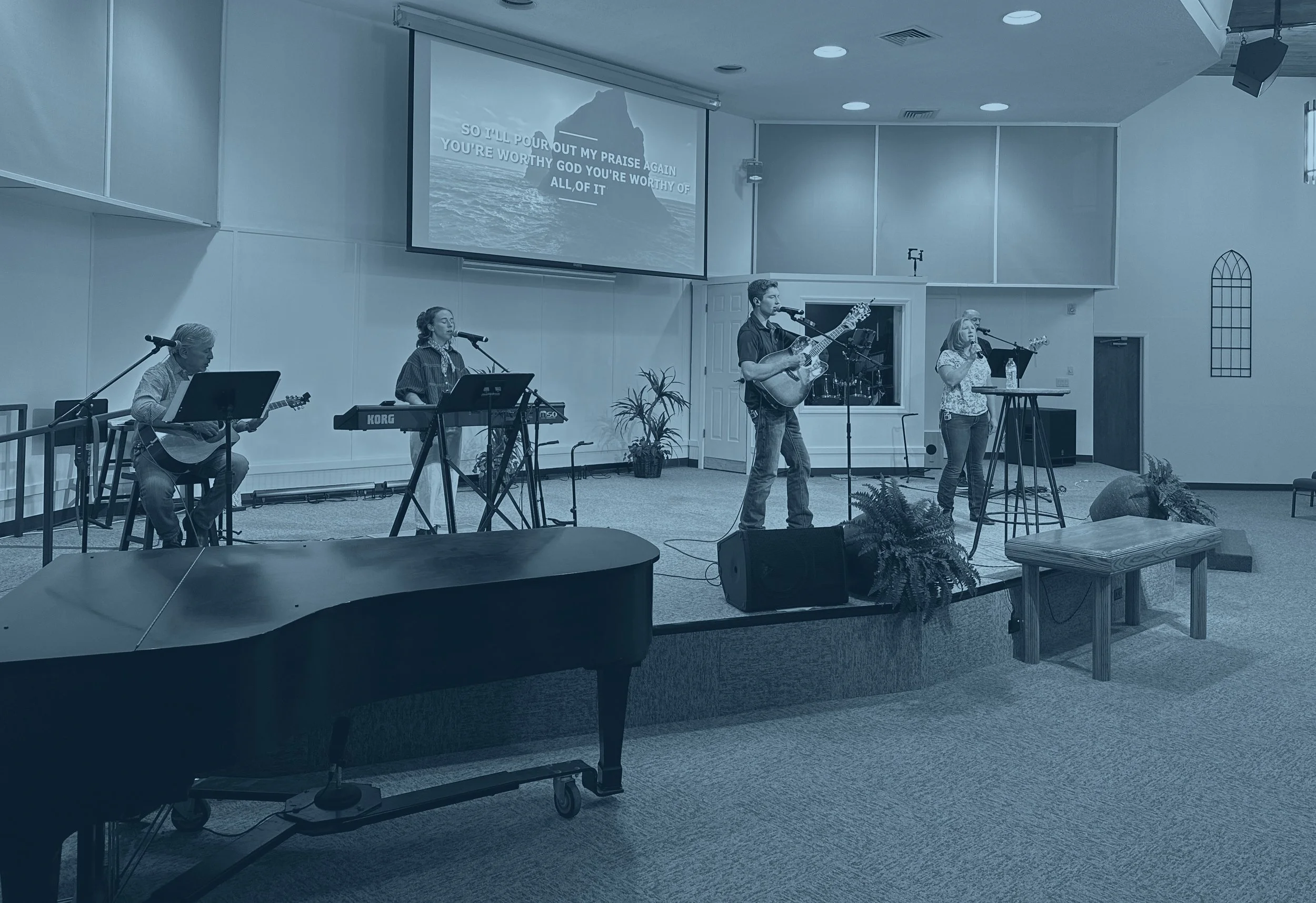 Worship service at First Baptist Church Los Alamos