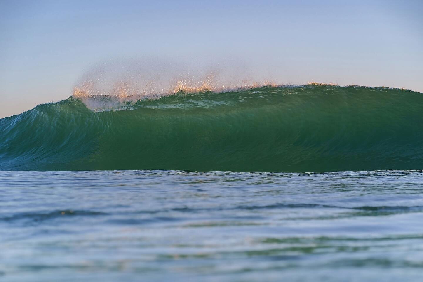 Green Bowl, a wave breaking over a shallow sand bank.

Captured in Palm Beach, Gold Coast, Australia. 

Print for sale. Click the link in our bio.

🌊 

#wave #australia #travelphotography #photographylovers #landscapephotography #coolangatta #kirra 