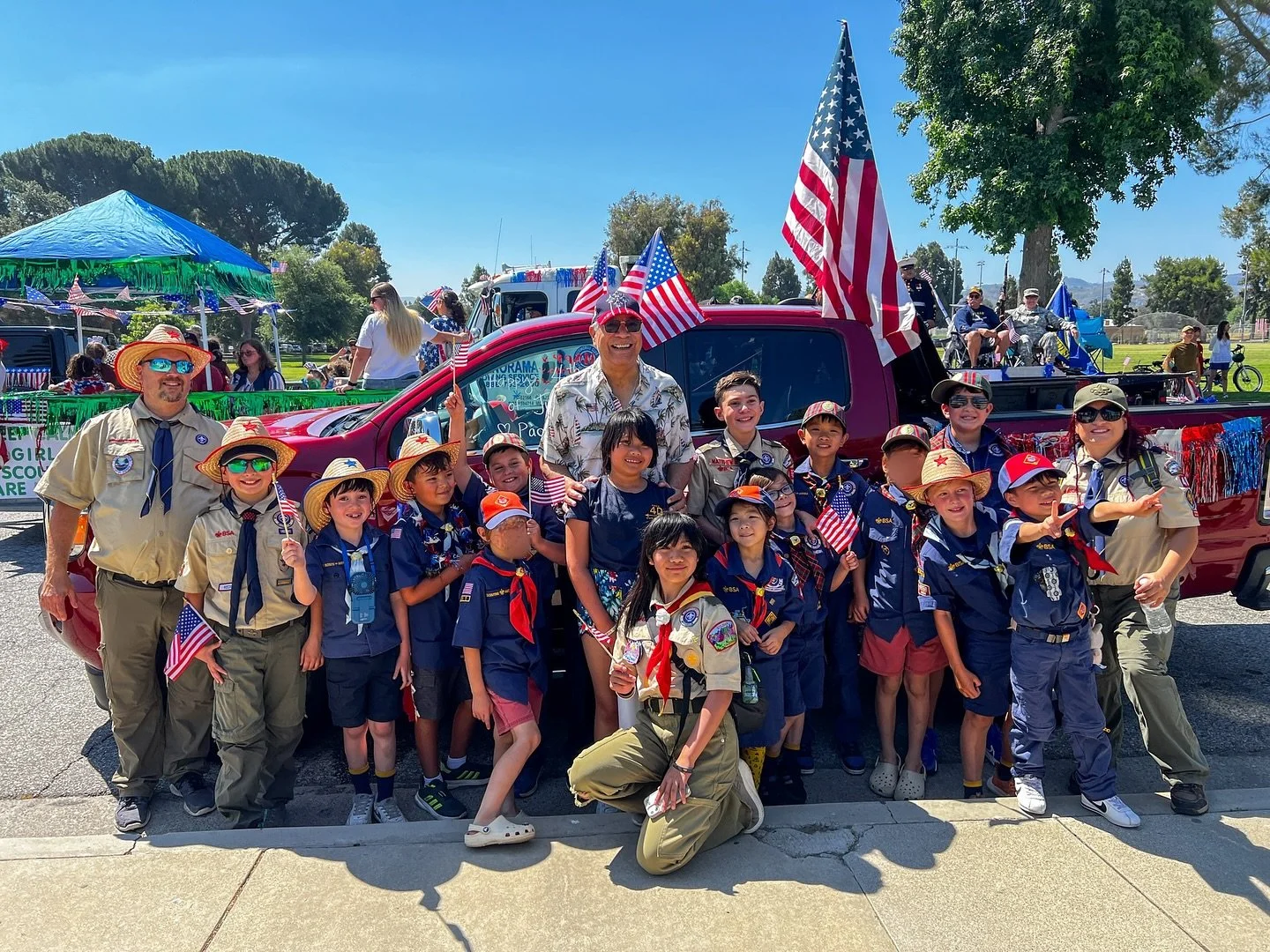 🇺🇸 Happy 4th of July 🇺🇸

Did you spot @cubscouts.pack40 in the @cityofsantaclarita Newhall 4th of July parade today? 👀 Our scouts got to participate in today&rsquo;s parade! From riding in the truck bed, to riding scooters and bikes, Pack 40 fin