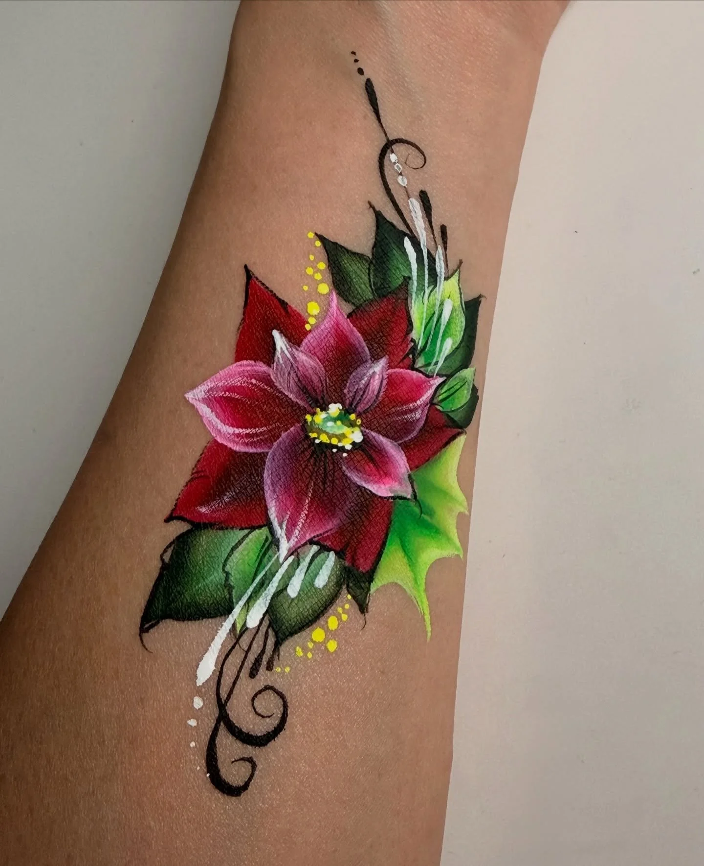 Poinsettia 🌺🌺🌺
#facepainting #poinsettia #otj
