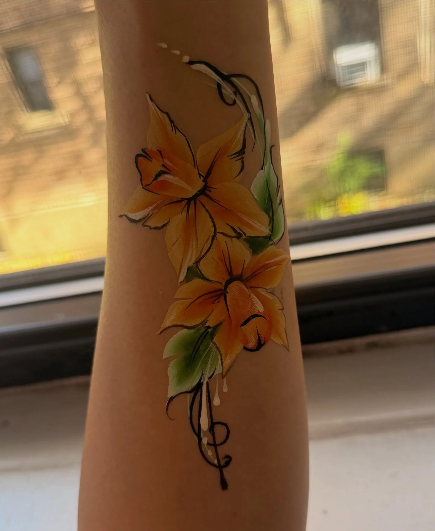 Flower power 
#facepaintersofinstagram #daffodil