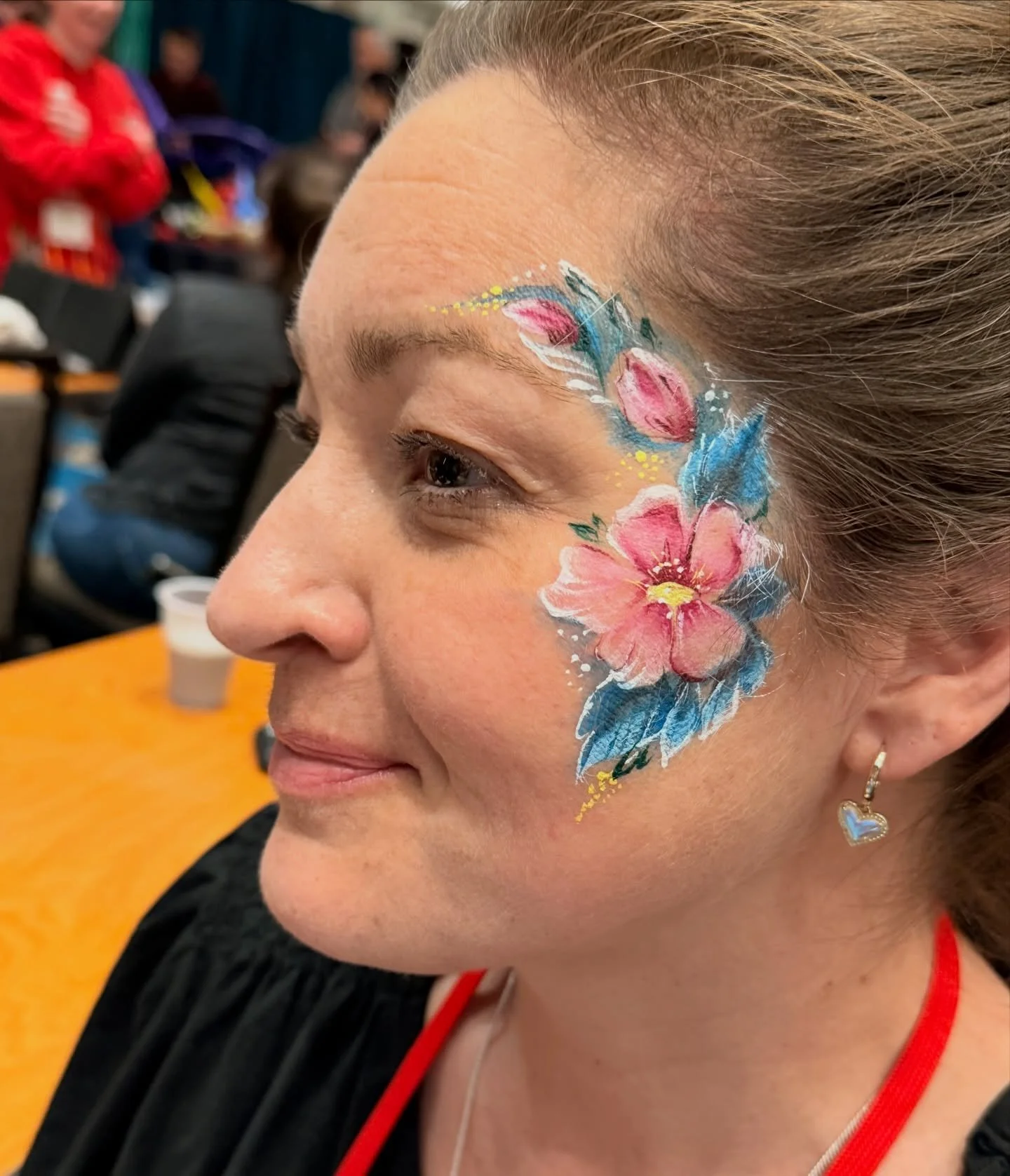 More flowers 💐 
Beautiful Annette, thank you for being my model. ✨
#facepainting #facepaint #artist