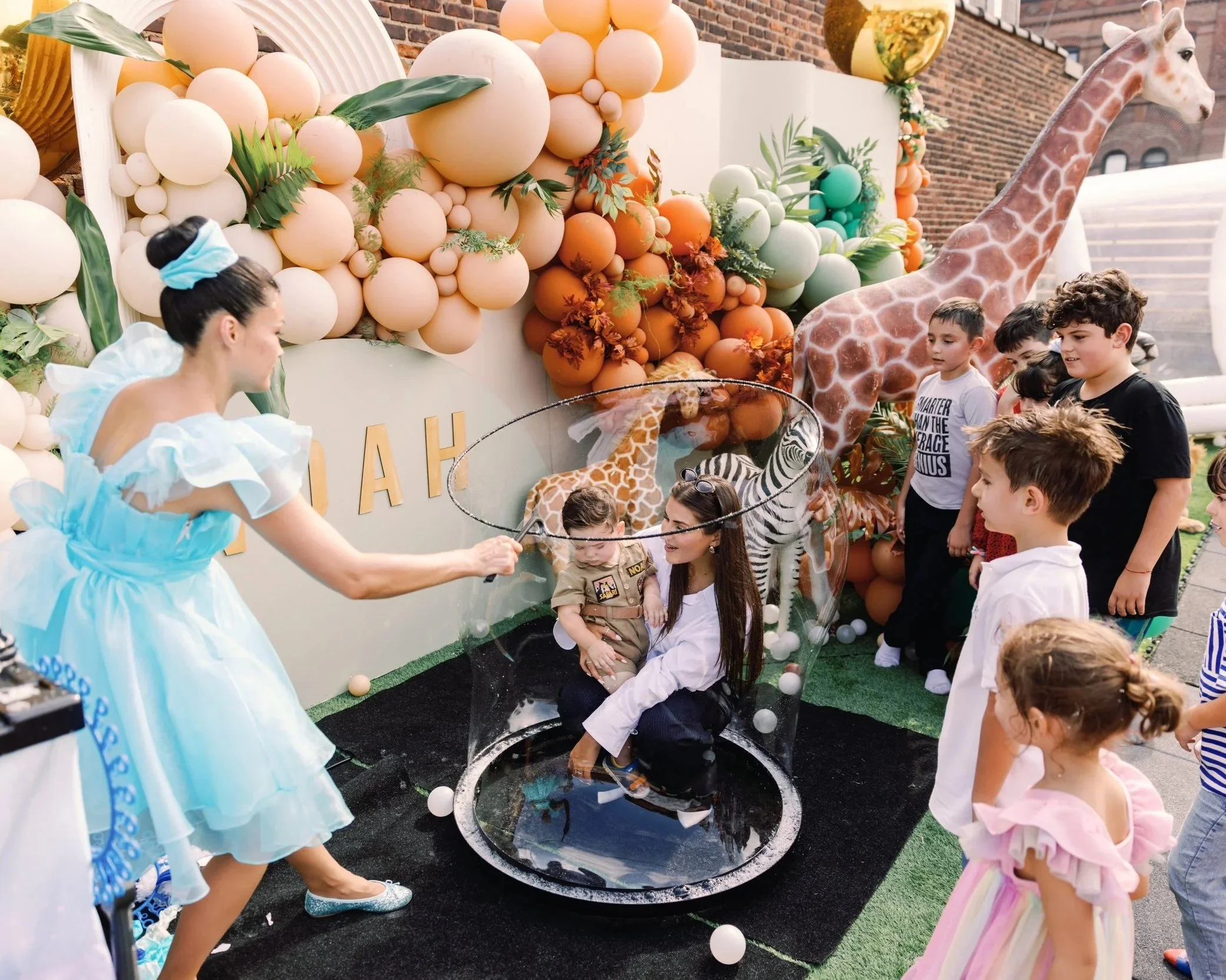 Maiya Kim-professional Bubble artist and  instructor in NYC