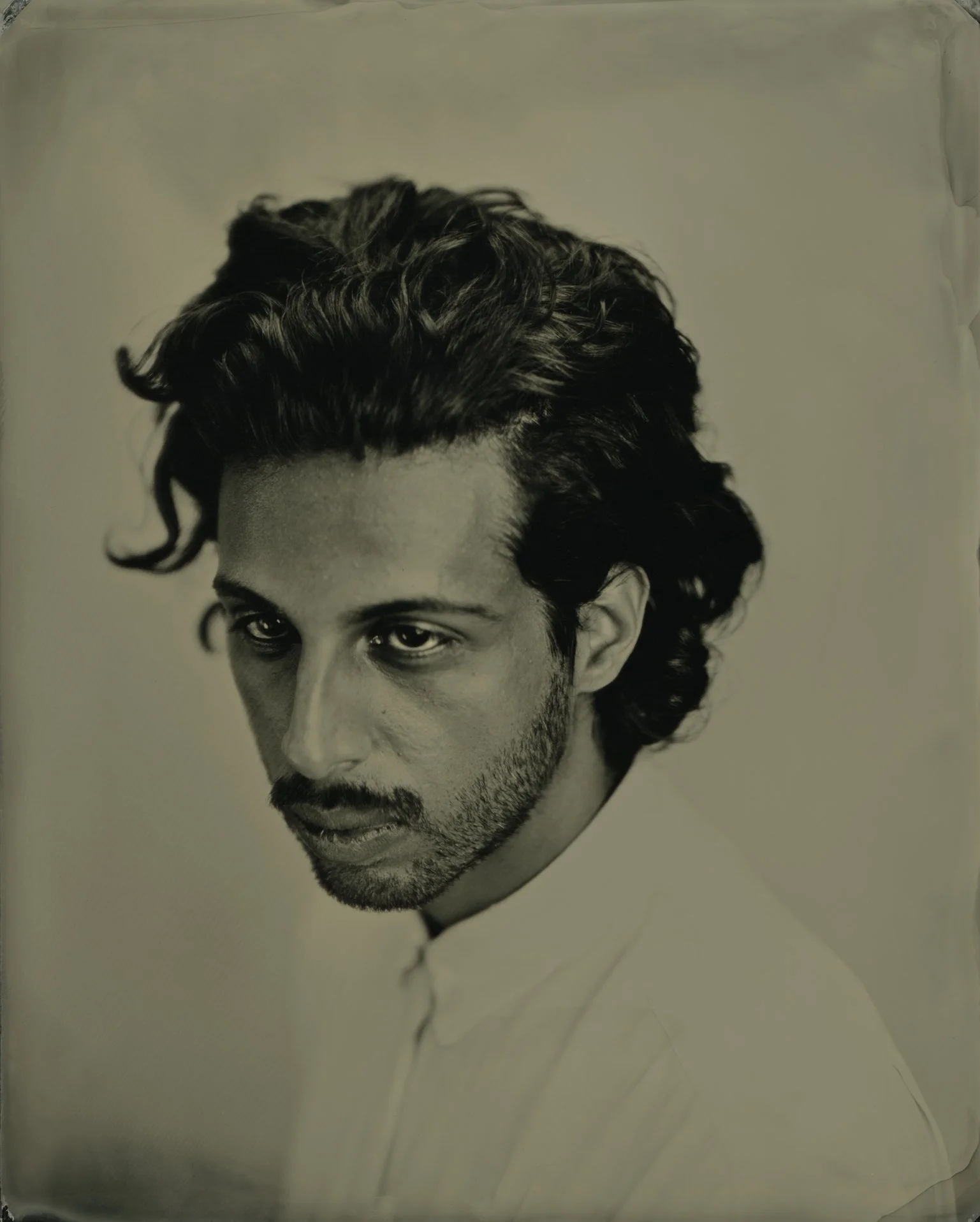 jaafar_4x5_ambro_cs.jpg