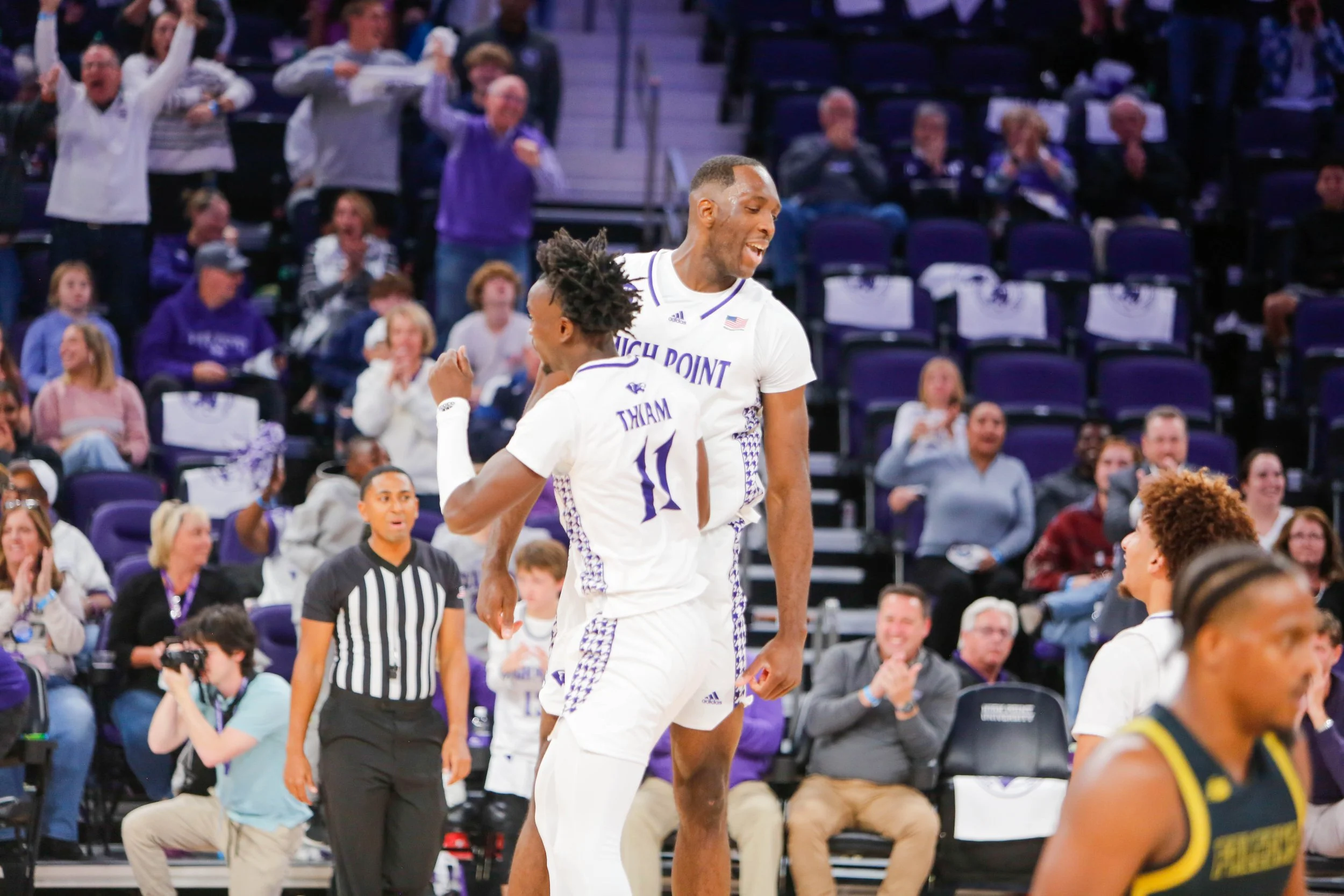 CJONES 231104 MBB Opening Night 290.JPG