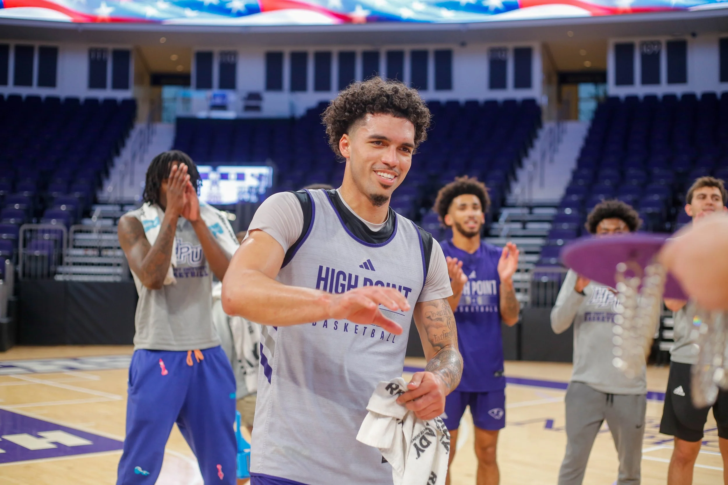 CJONES 241015 MBB Practice DMAR Hussle Chain-41.jpg