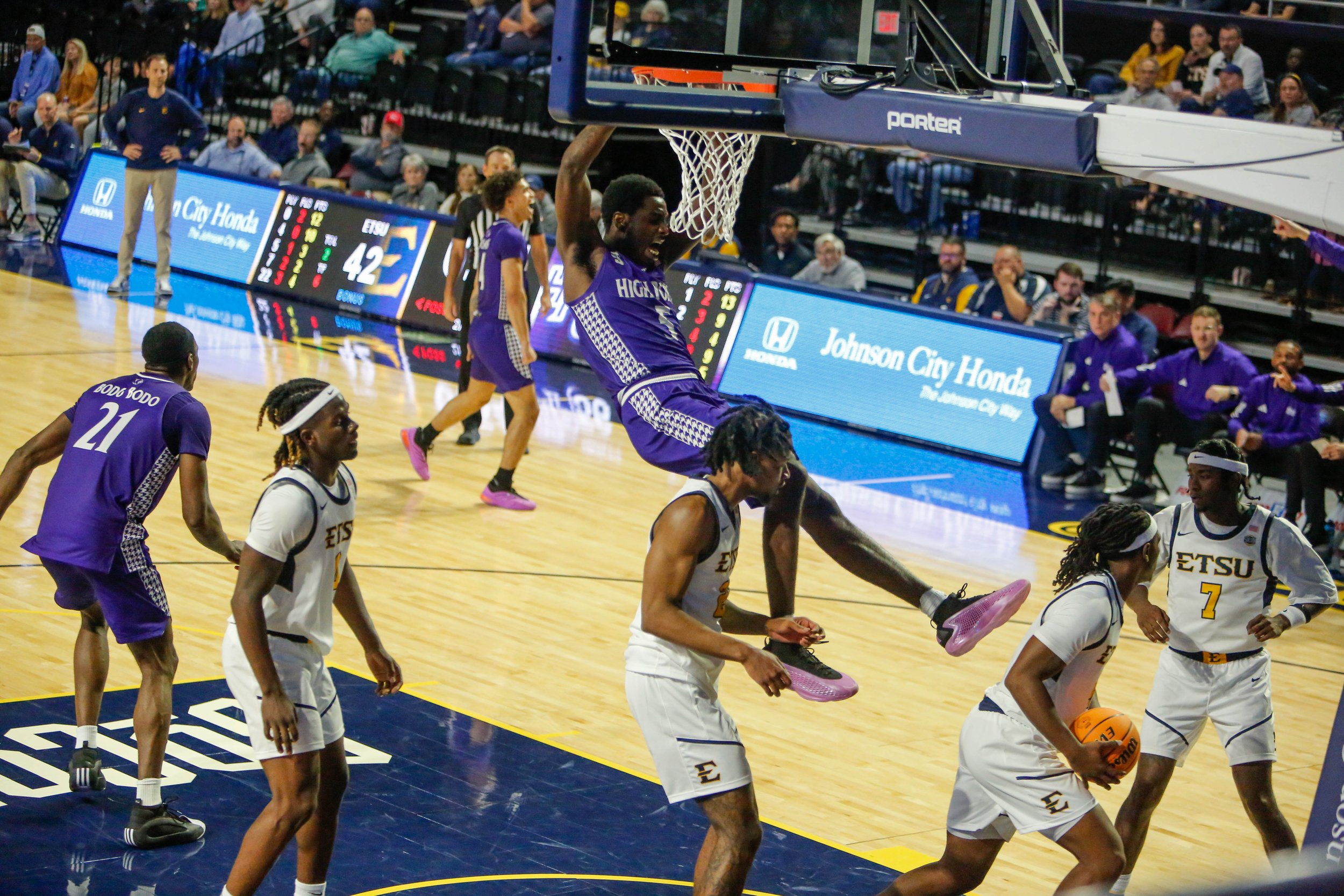CJONES 241027 MBB vs ETSU -143.jpg